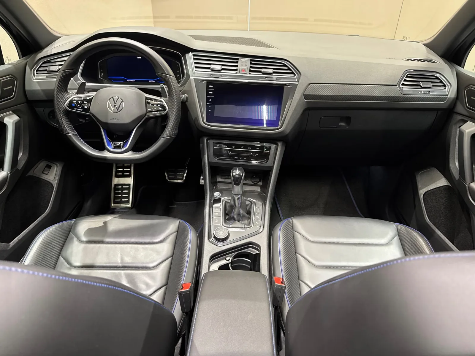 2023 Volkswagen Tiguan R, 17/19