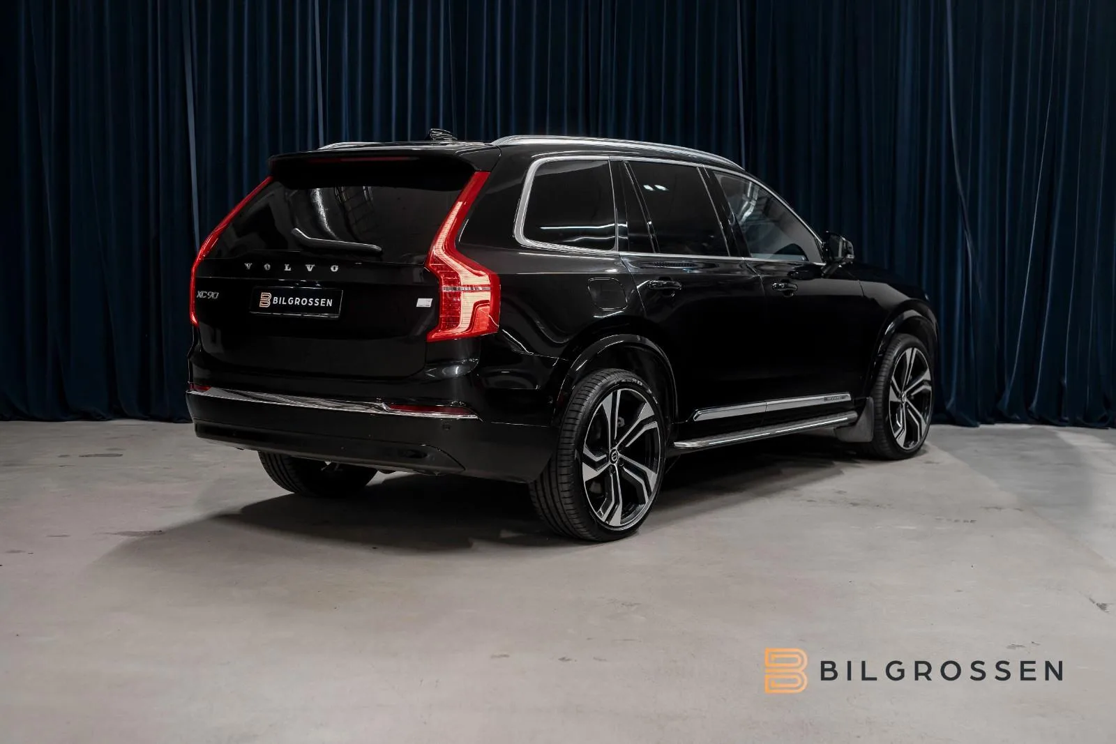 2023 Volvo XC90 Recharge T8 Ultimate Bright, 5/22