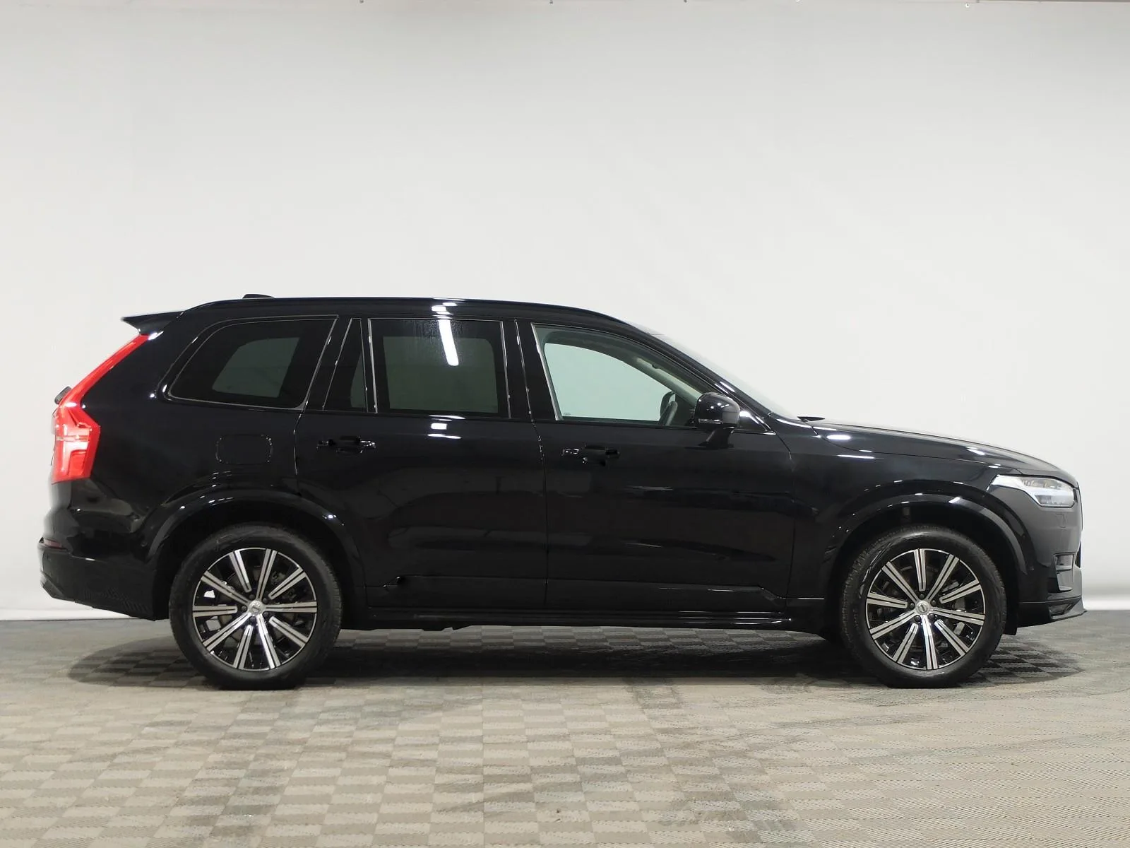 2023 Volvo XC90 B5 AWD Plus Dark, 5/24