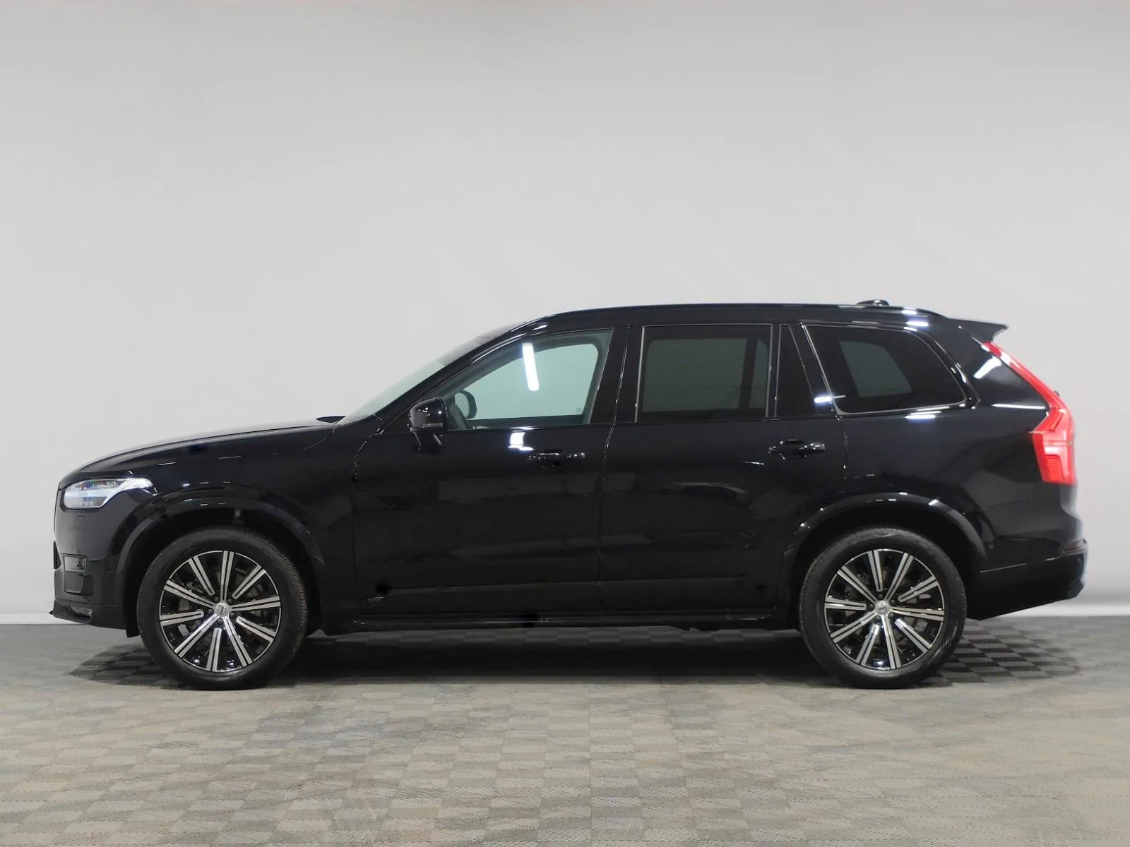 2023 Volvo XC90 B5 AWD Plus Dark, 6/24