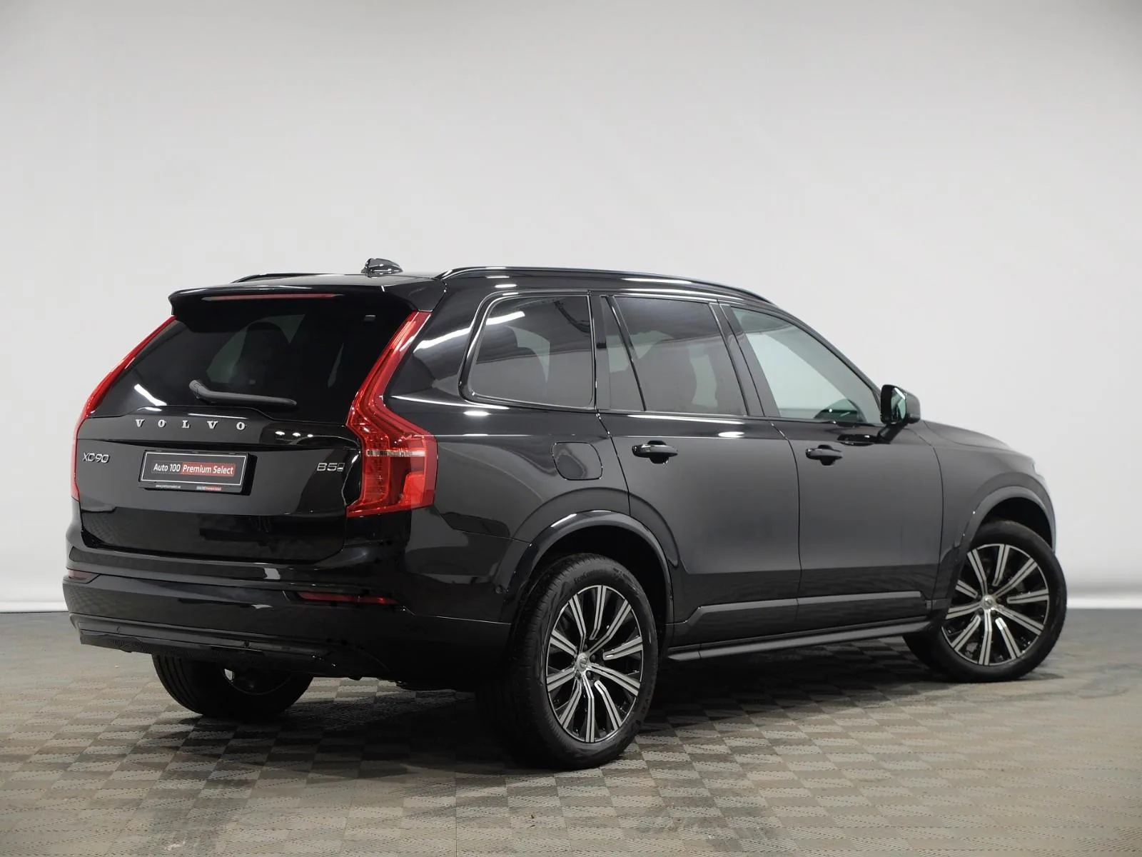 2023 Volvo XC90 B5 AWD Plus Dark, 7/24