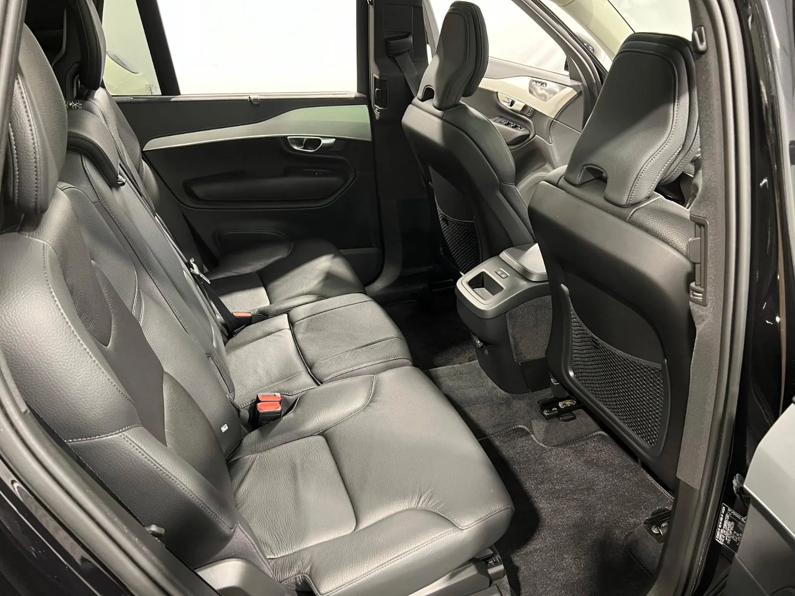2023 Volvo XC90 B5 AWD Plus Dark, 13/24