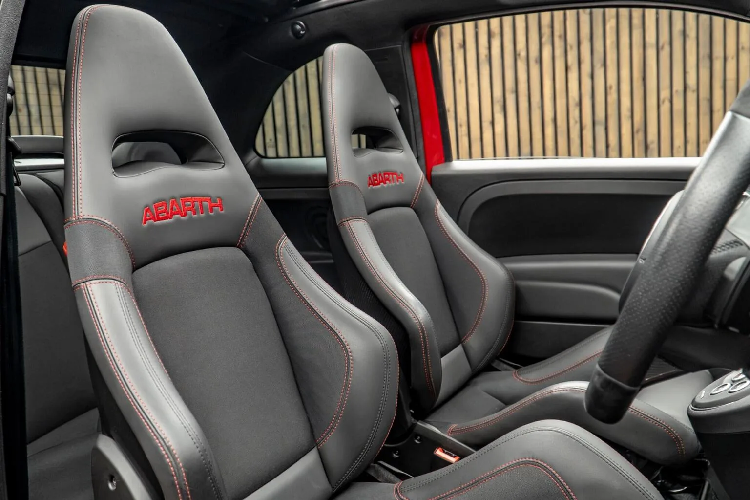 2024 Abarth 695 695C Competizione, 2/30