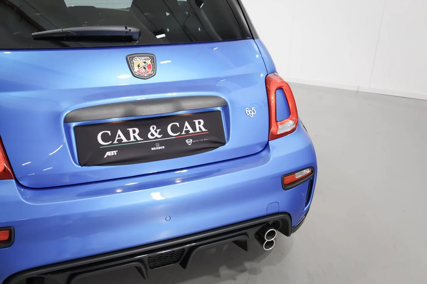 2024 Abarth 695 angeboten von einem Supersportwagenhändler in Zibido San Giacomo, Italien, Foto 16 von 25