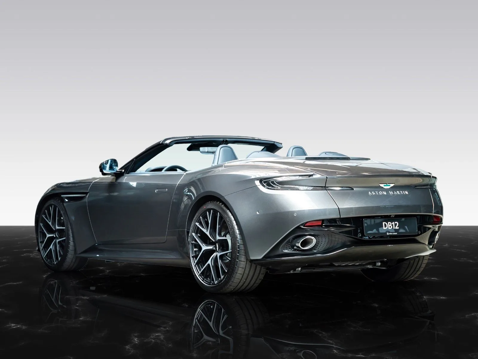 2024 Aston Martin DB12, 2/30