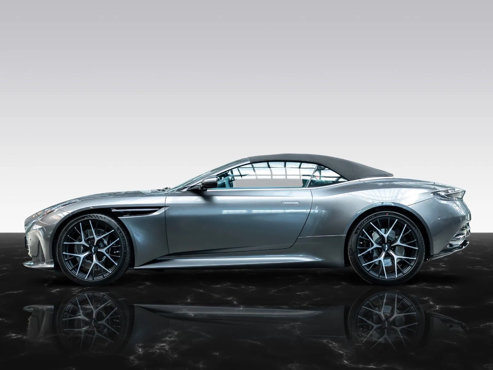 2024 Aston Martin DB12, 8/30