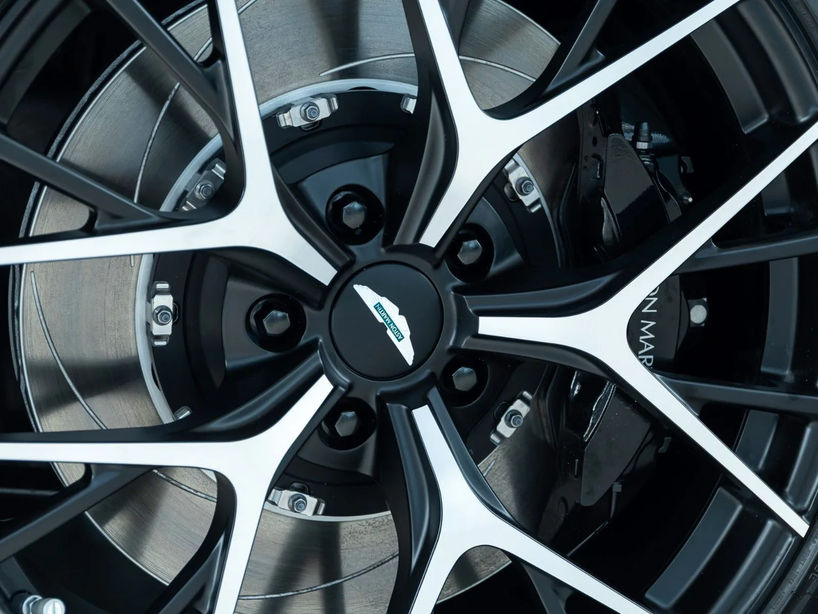 2024 Aston Martin DB12, 14/30