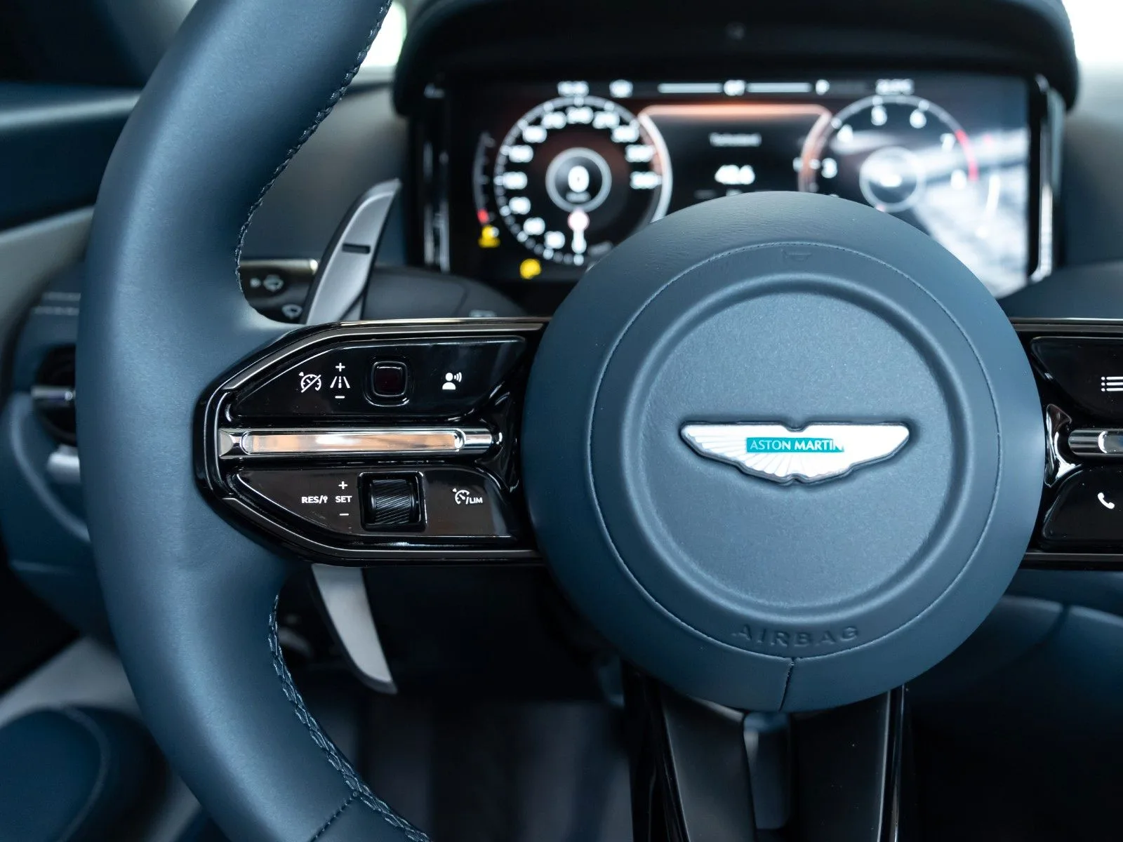2024 Aston Martin DB12, 25/30