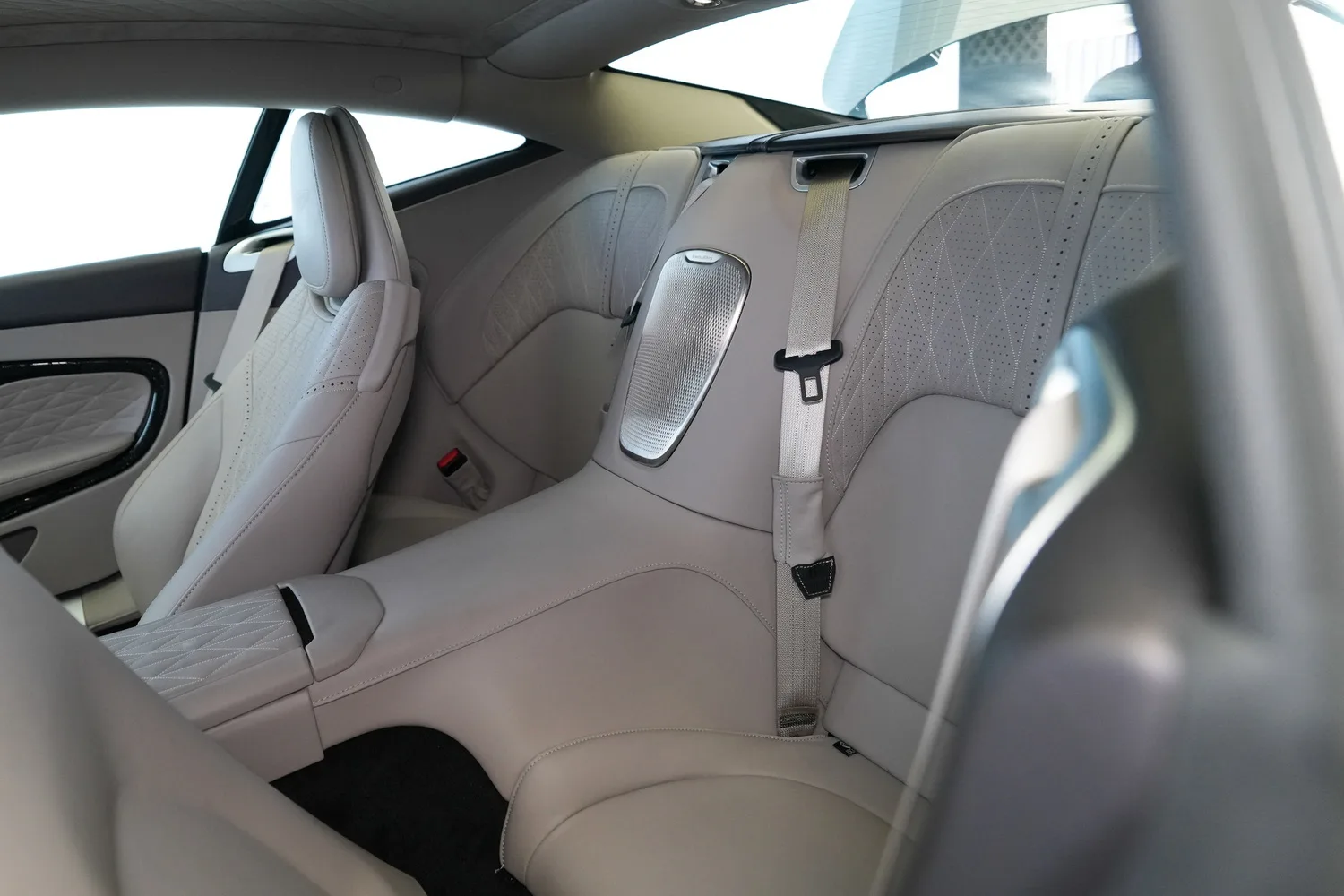 2024 Aston Martin DB12, 10/14