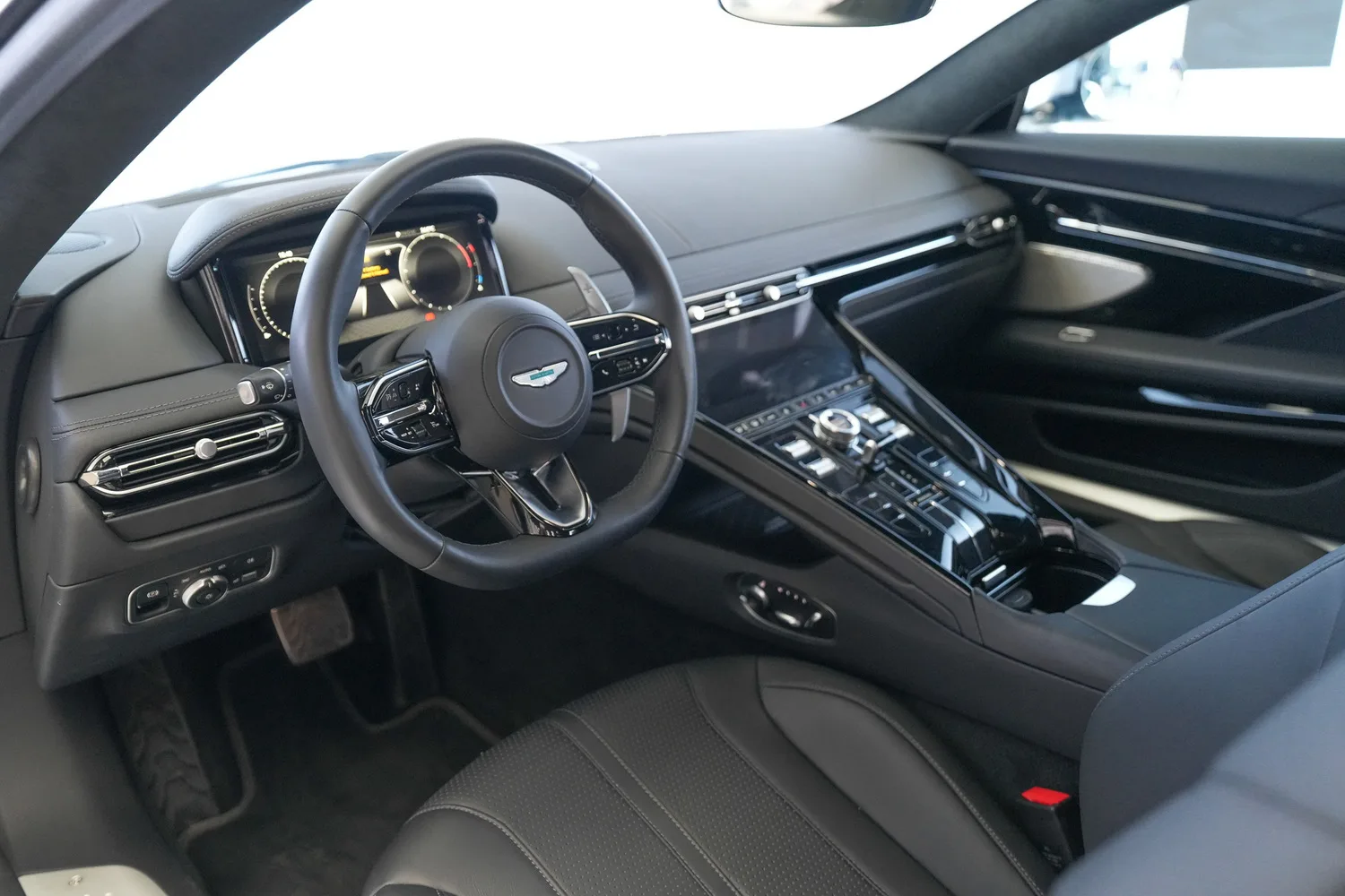 2024 Aston Martin DB12, 4/14