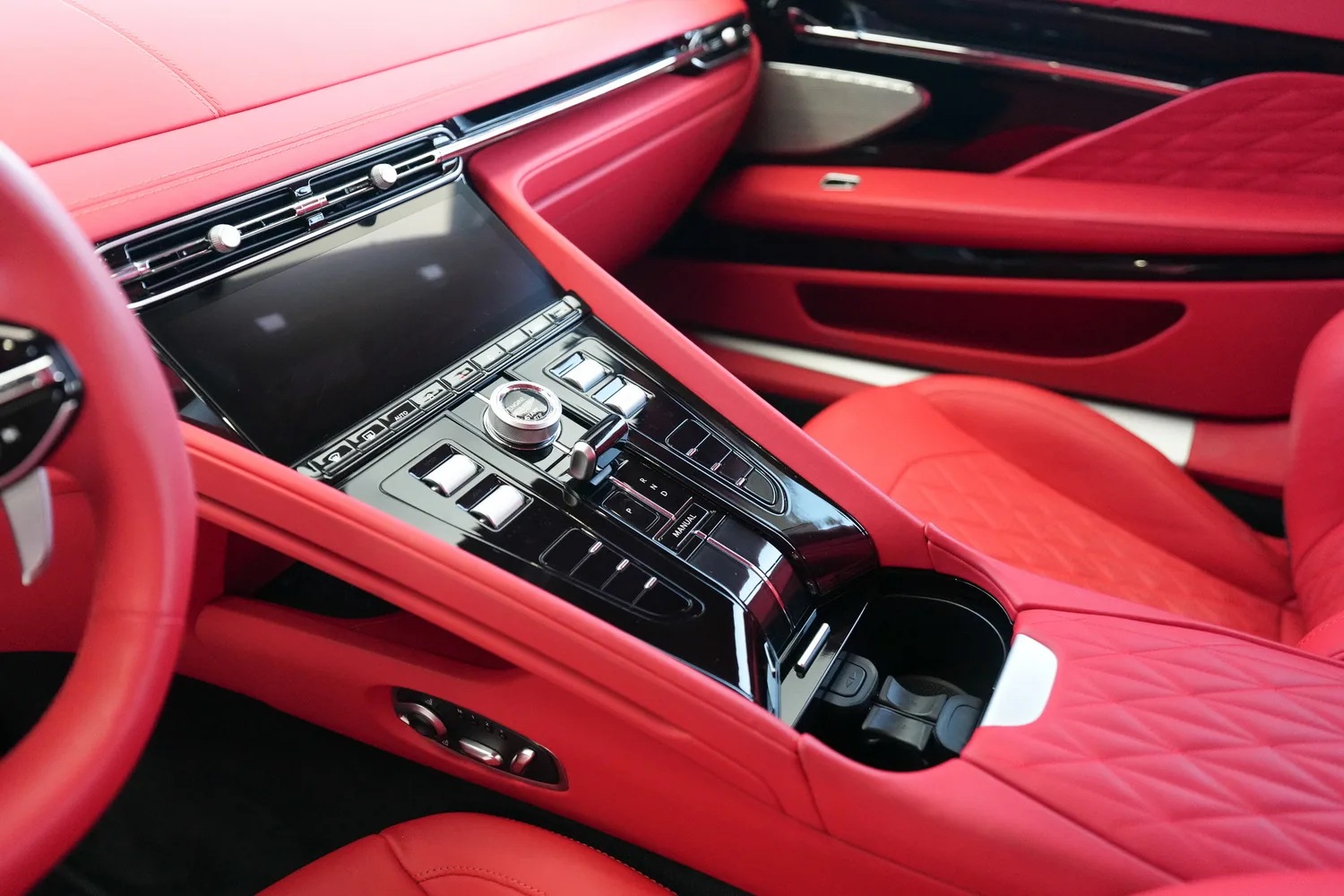 2024 Aston Martin DB12, 7/15