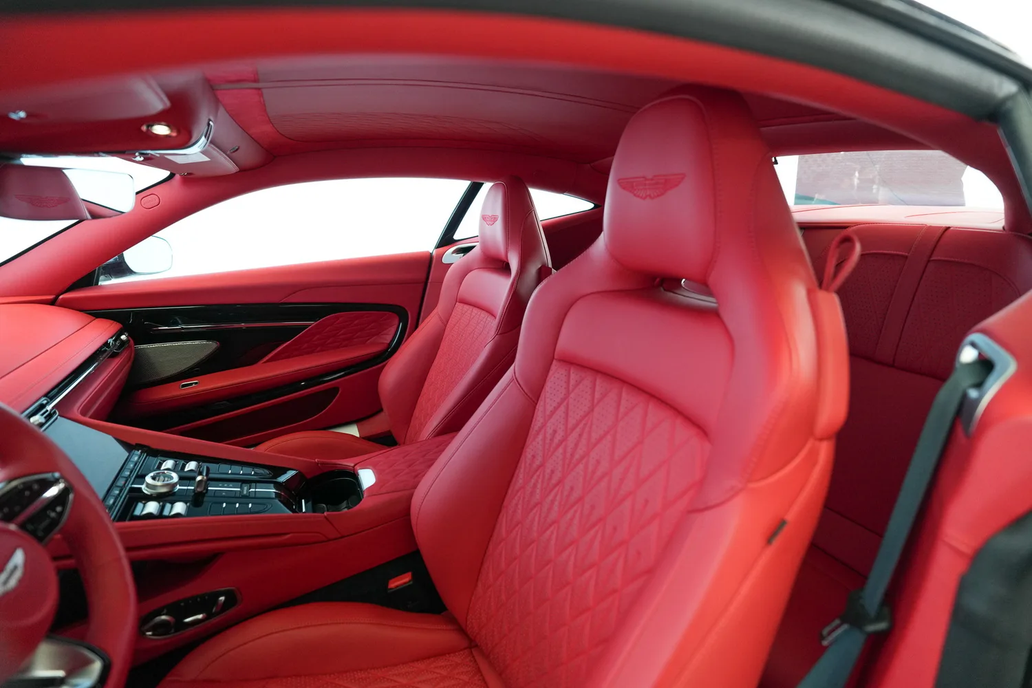 2024 Aston Martin DB12, 9/15