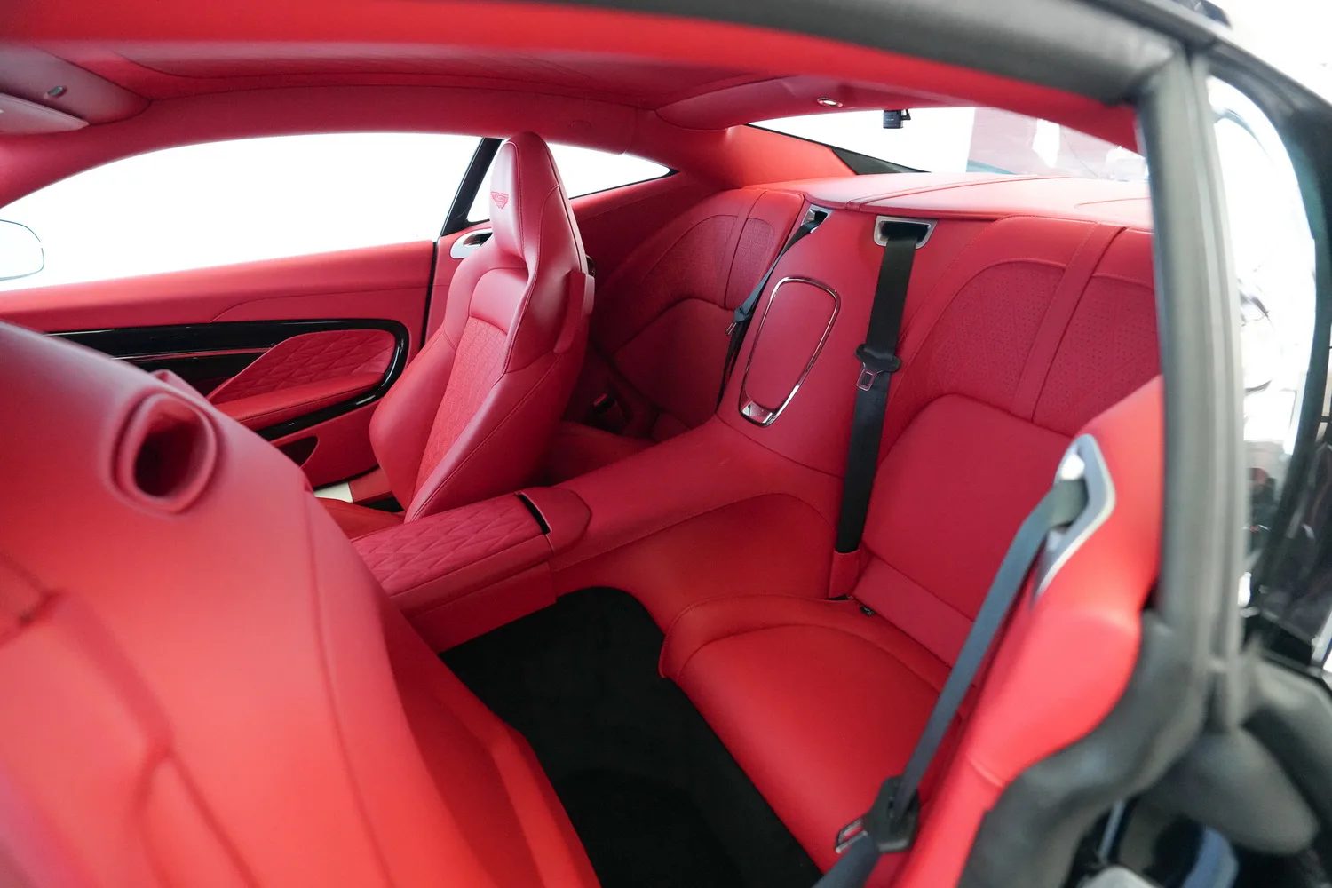 2024 Aston Martin DB12, 10/15