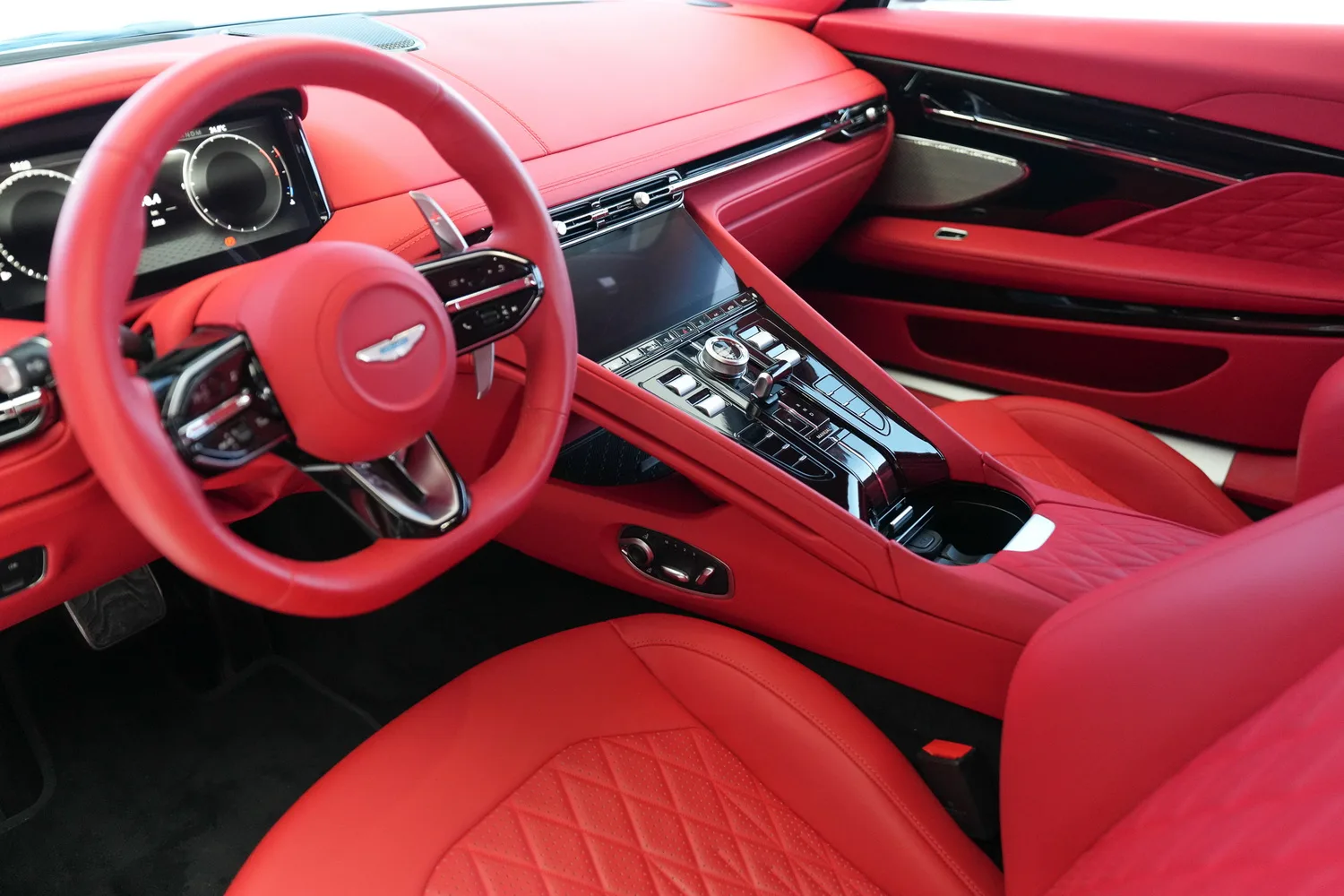 2024 Aston Martin DB12, 11/15