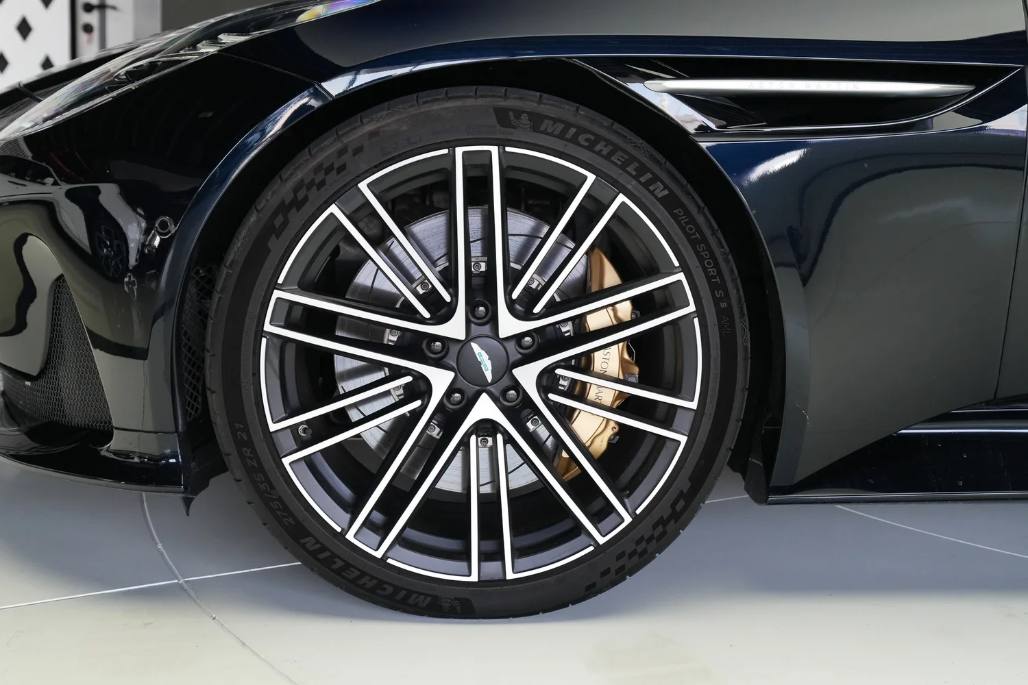 2024 Aston Martin DB12, 15/15