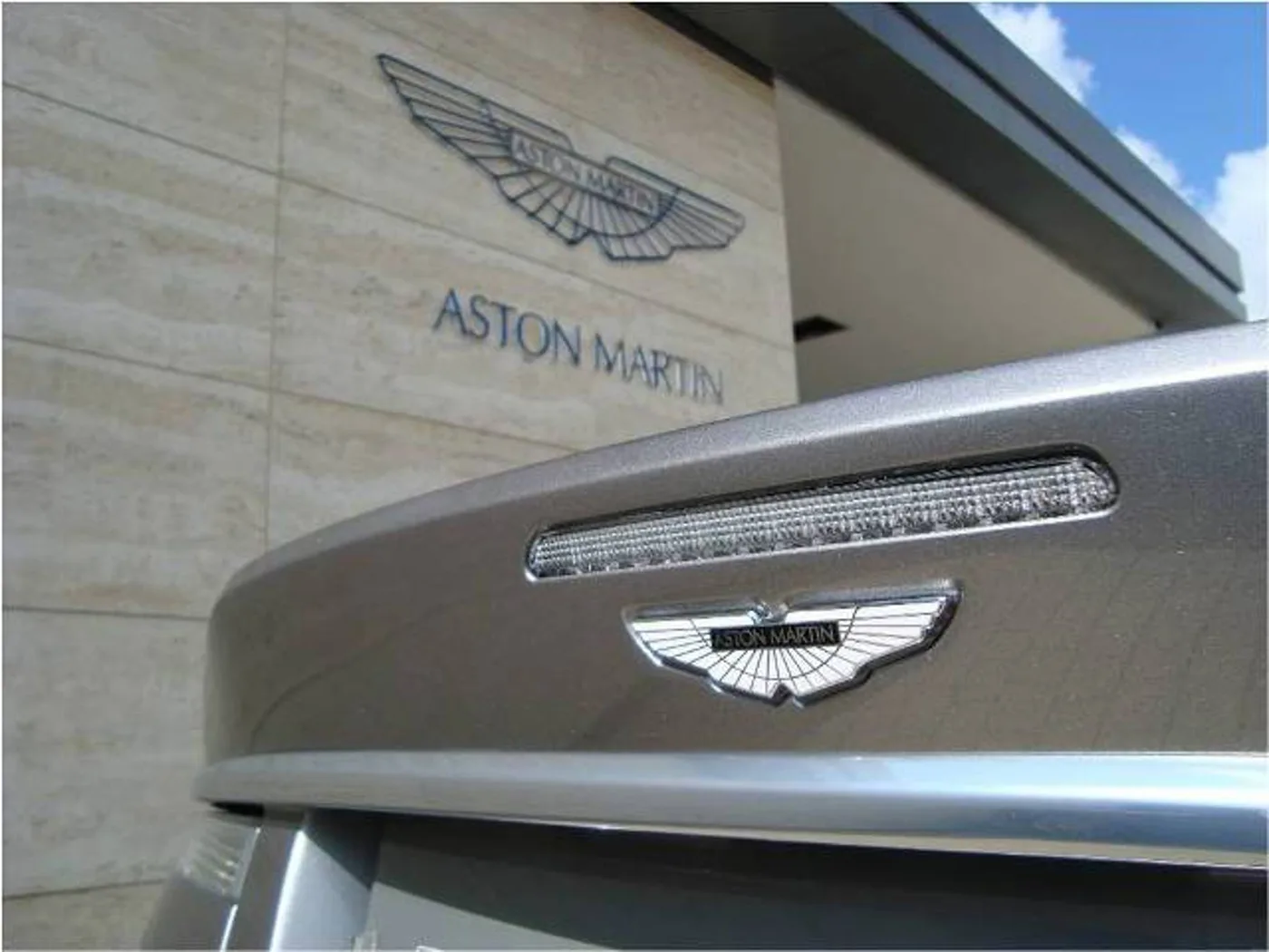 2024 Aston Martin DB12 angeboten von einer Vertragshändlergruppe in Pangbourne, Vereinigtes Königreich, Foto 8 von 10