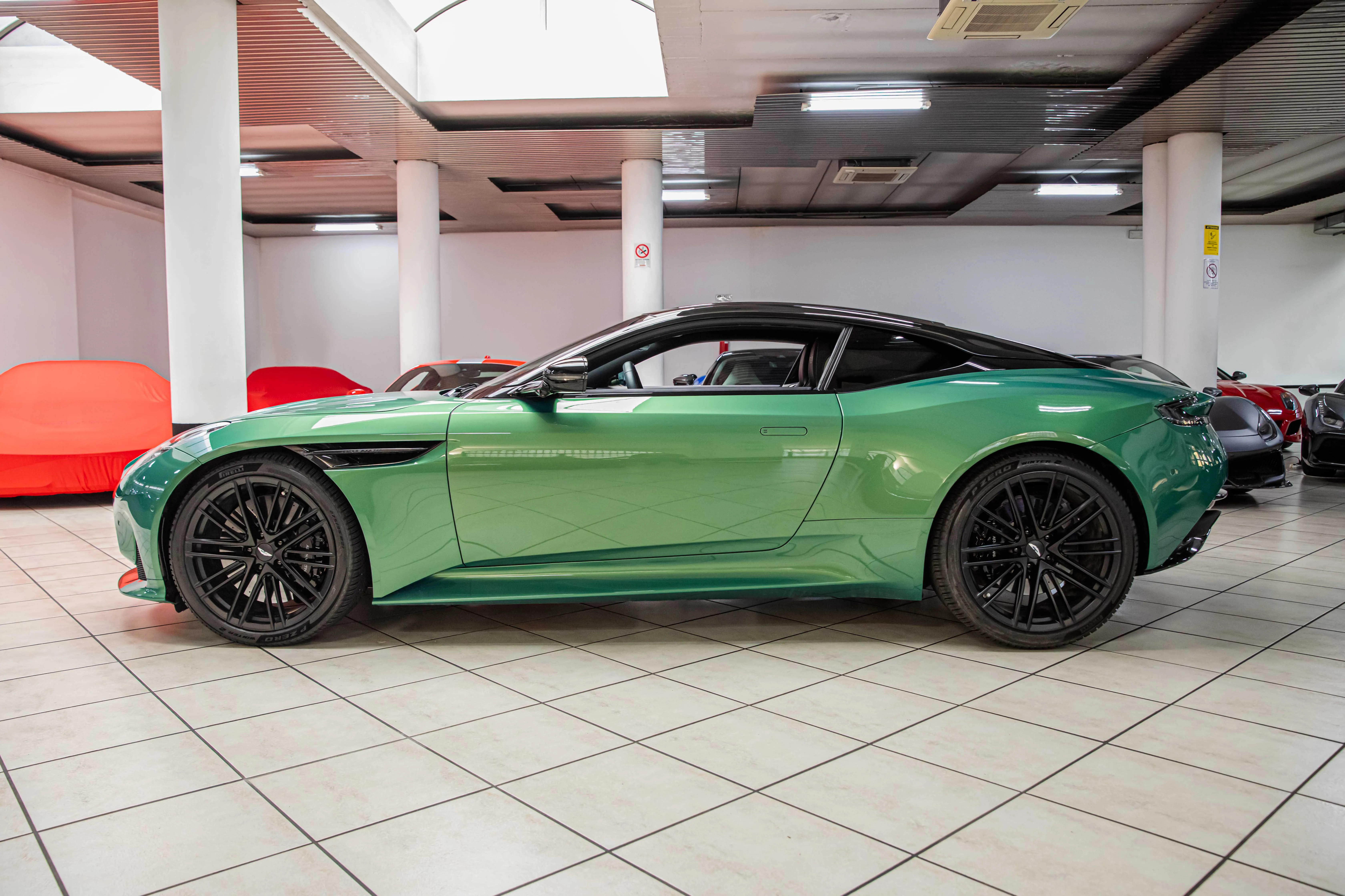 2024 Aston Martin DB12, 5/26