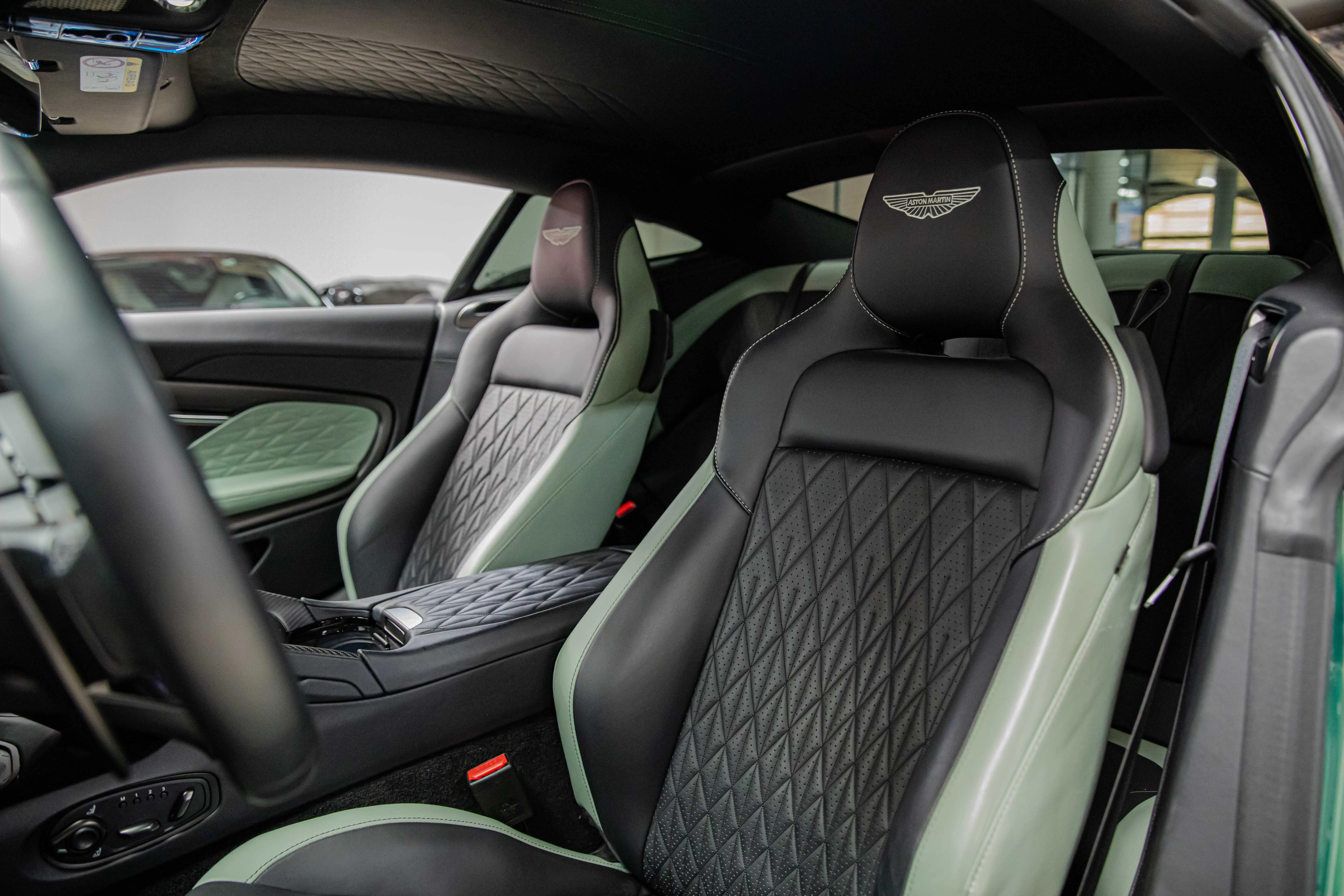2024 Aston Martin DB12, 12/26