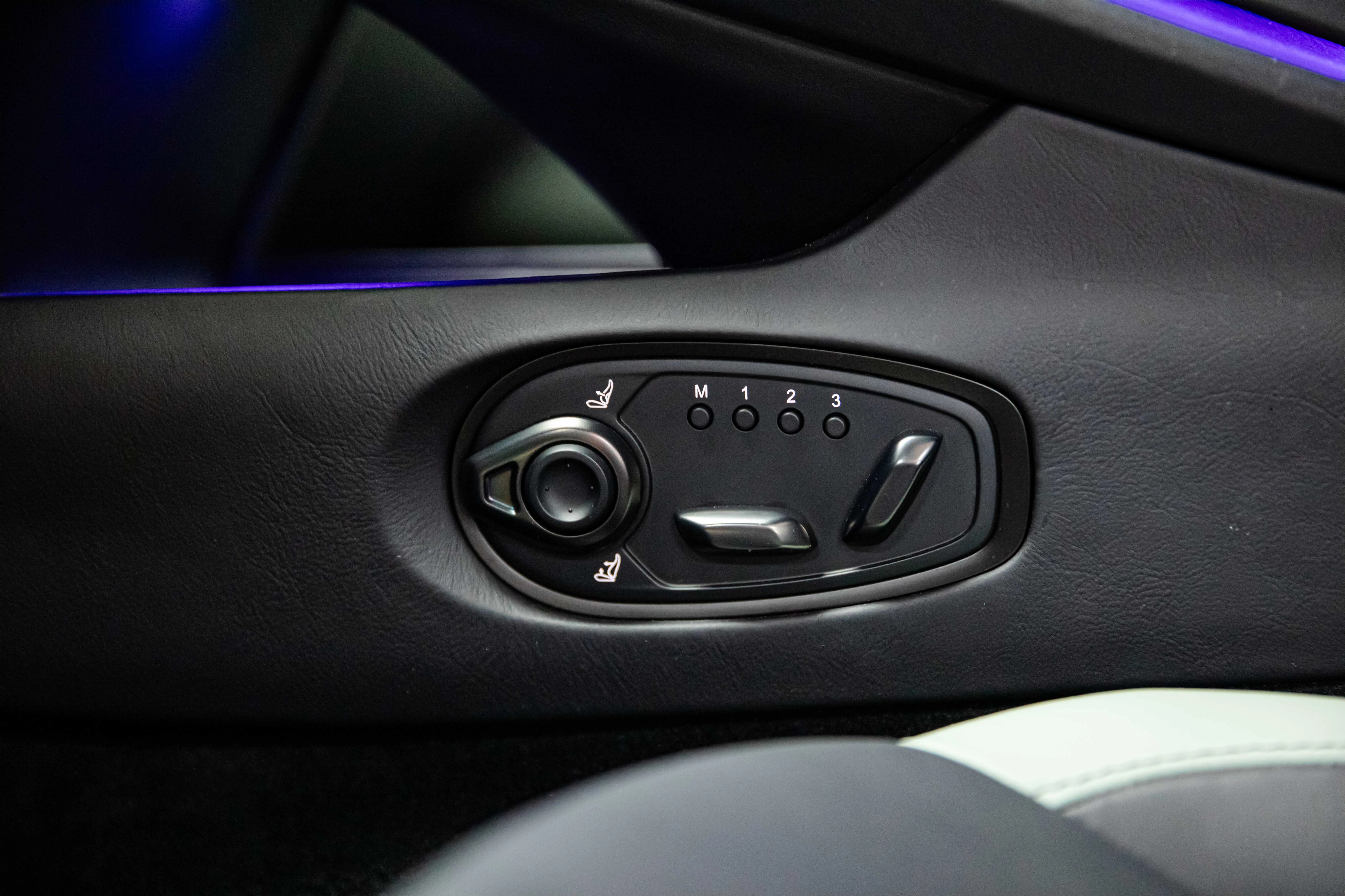 2024 Aston Martin DB12, 20/26