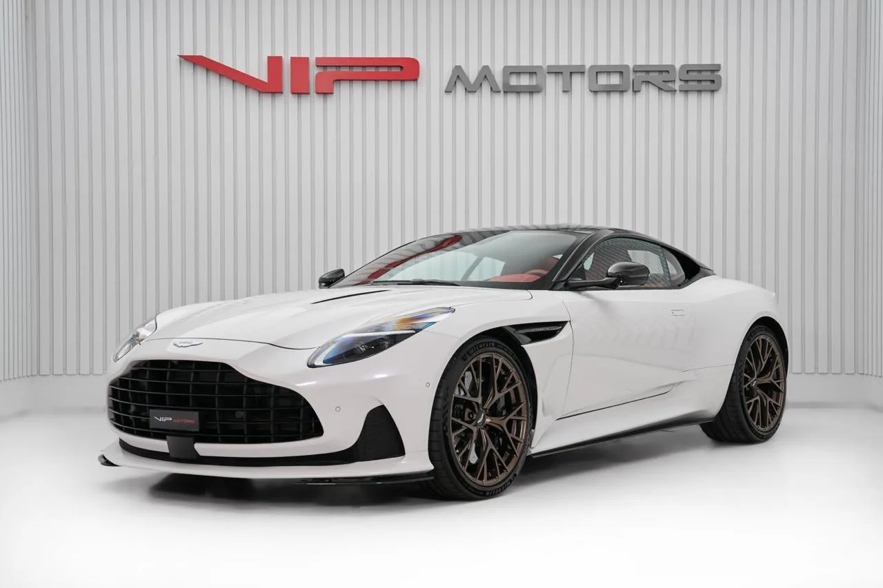 2024 Aston Martin DB12, 3/16