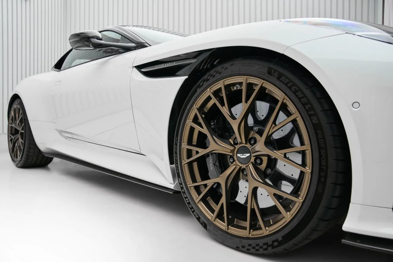 2024 Aston Martin DB12, 14/16