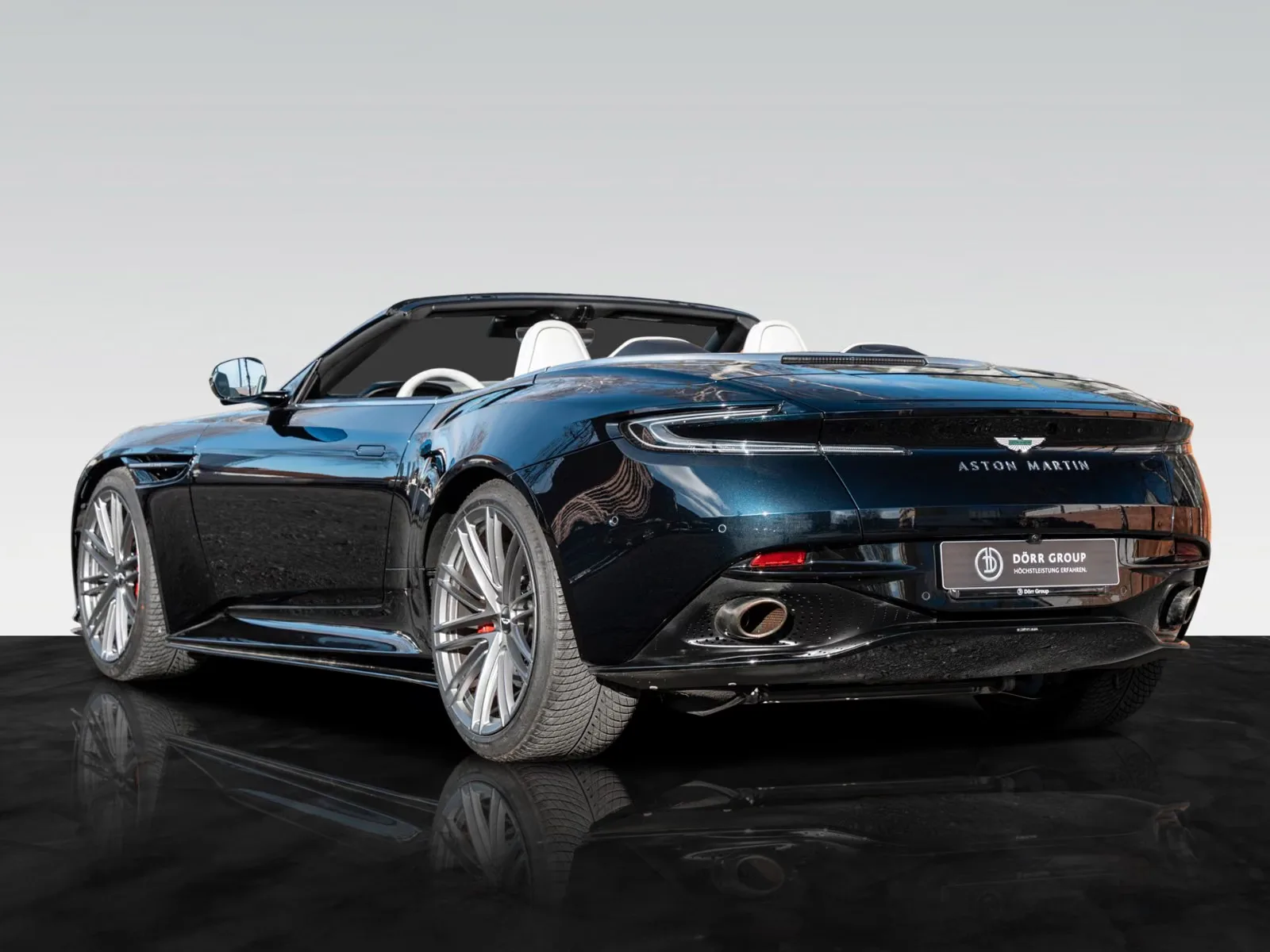 2024 Aston Martin DB12 Volante, 2/30
