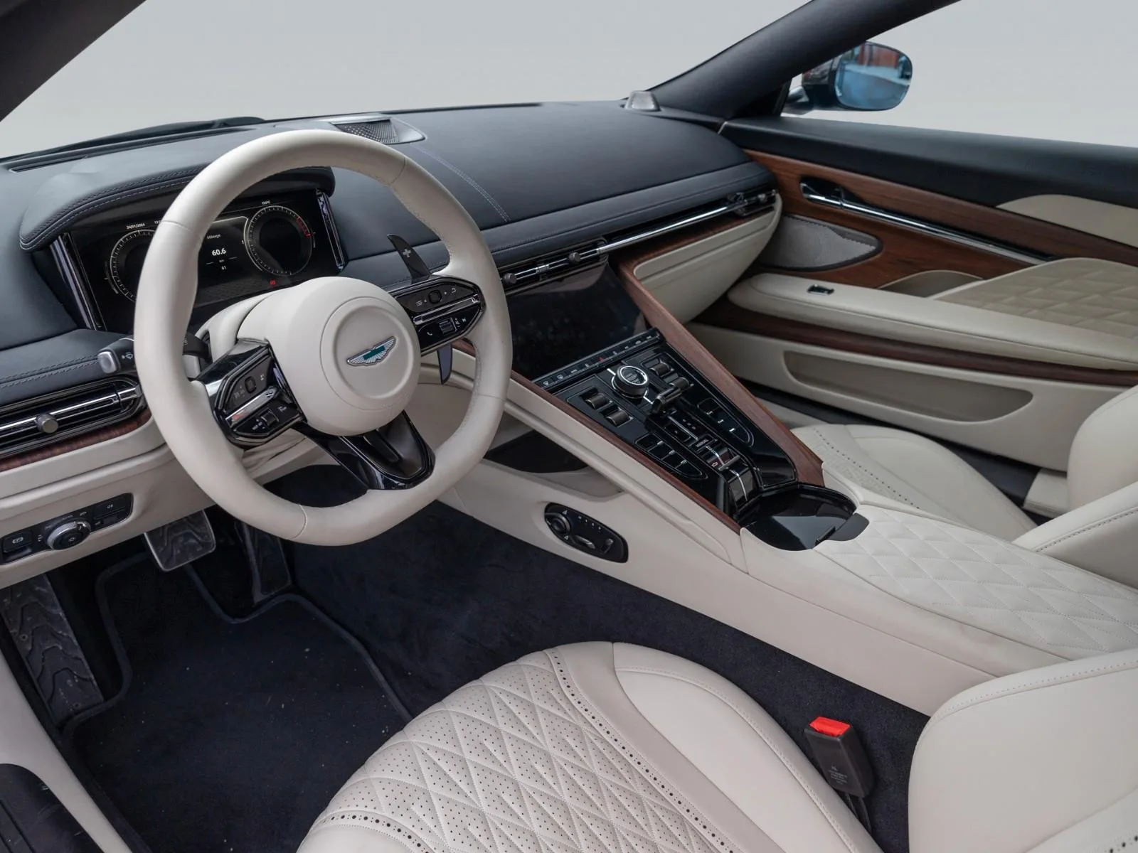 2024 Aston Martin DB12 Volante, 10/30