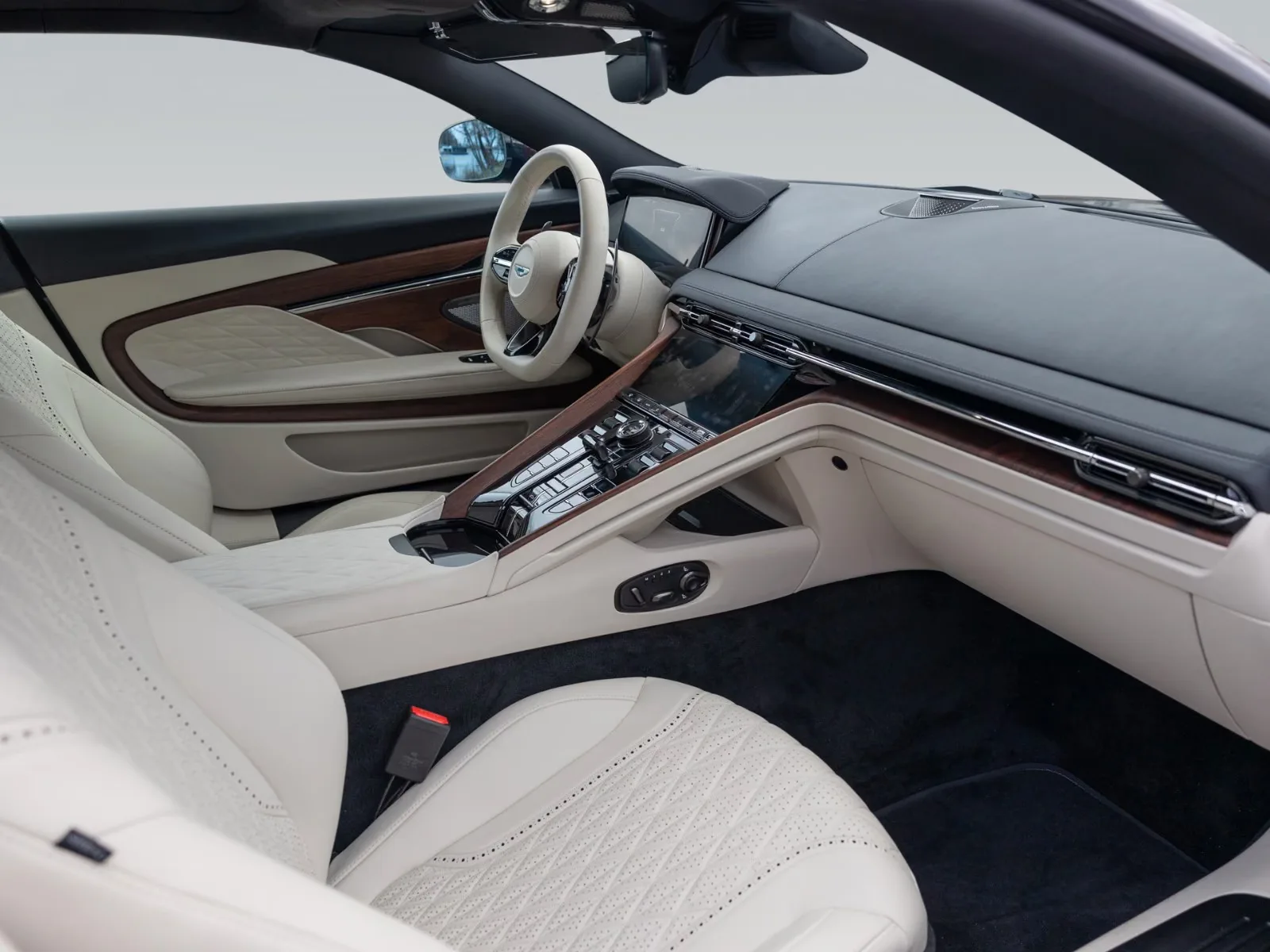 2024 Aston Martin DB12 Volante, 12/30