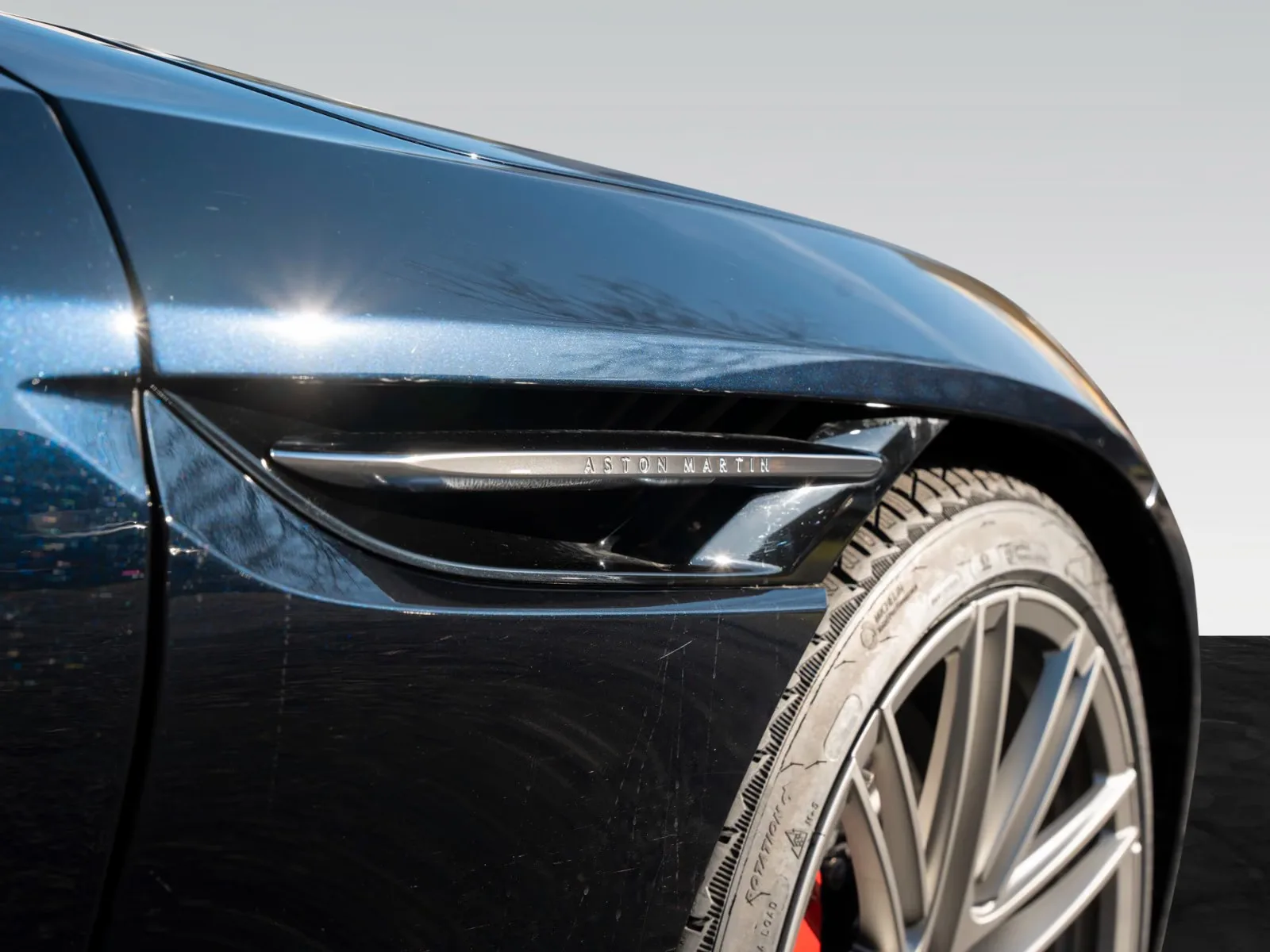 2024 Aston Martin DB12 Volante, 16/30