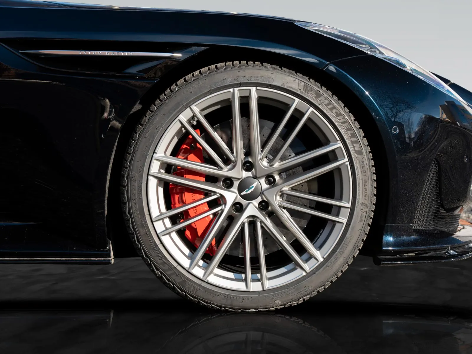 2024 Aston Martin DB12 Volante, 19/30