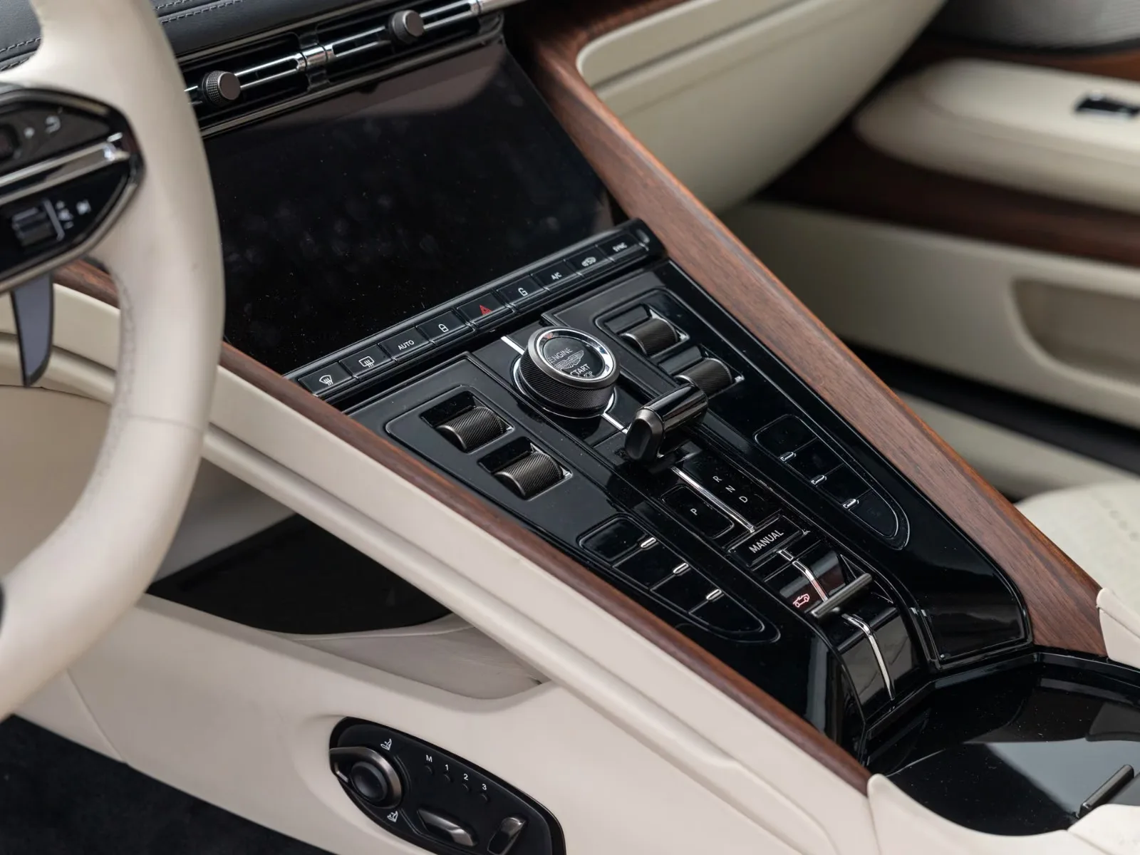 2024 Aston Martin DB12 Volante, 25/30