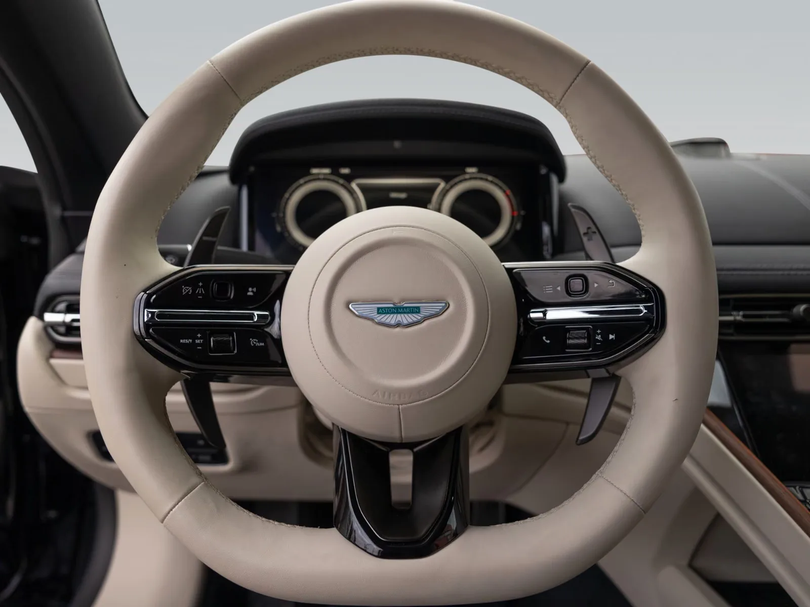 2024 Aston Martin DB12 Volante, 30/30