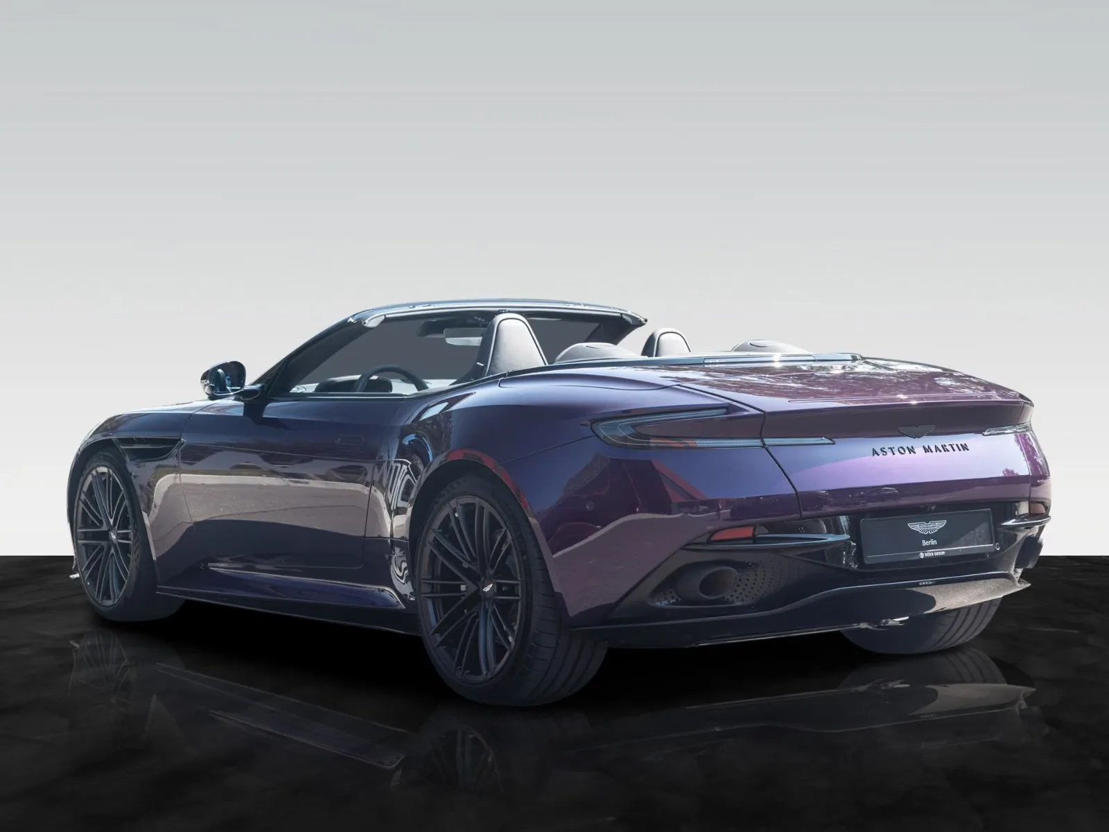 2024 Aston Martin DB12 Volante, 11/30