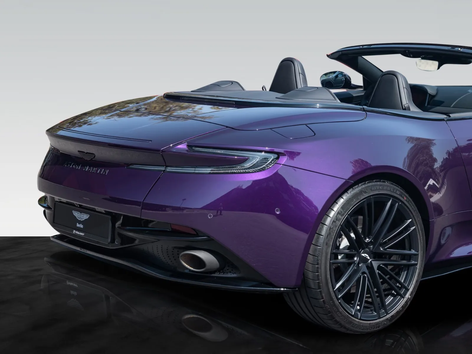 2024 Aston Martin DB12 Volante, 15/30