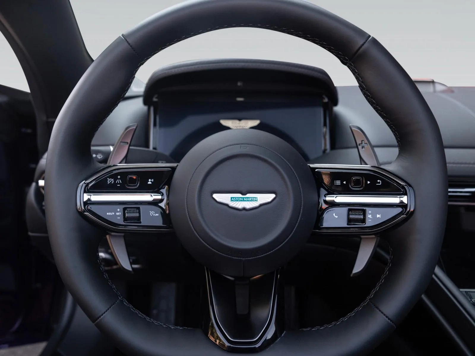 2024 Aston Martin DB12 Volante, 26/30