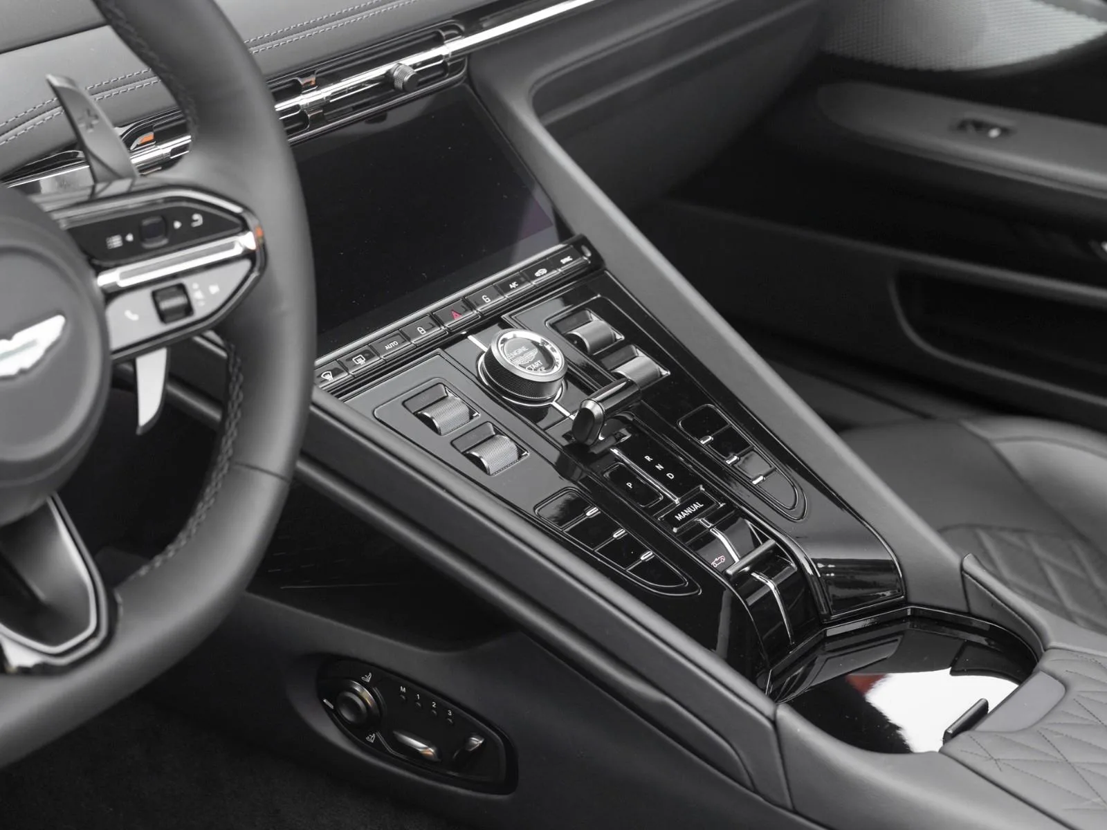 2024 Aston Martin DB12 Volante, 29/30