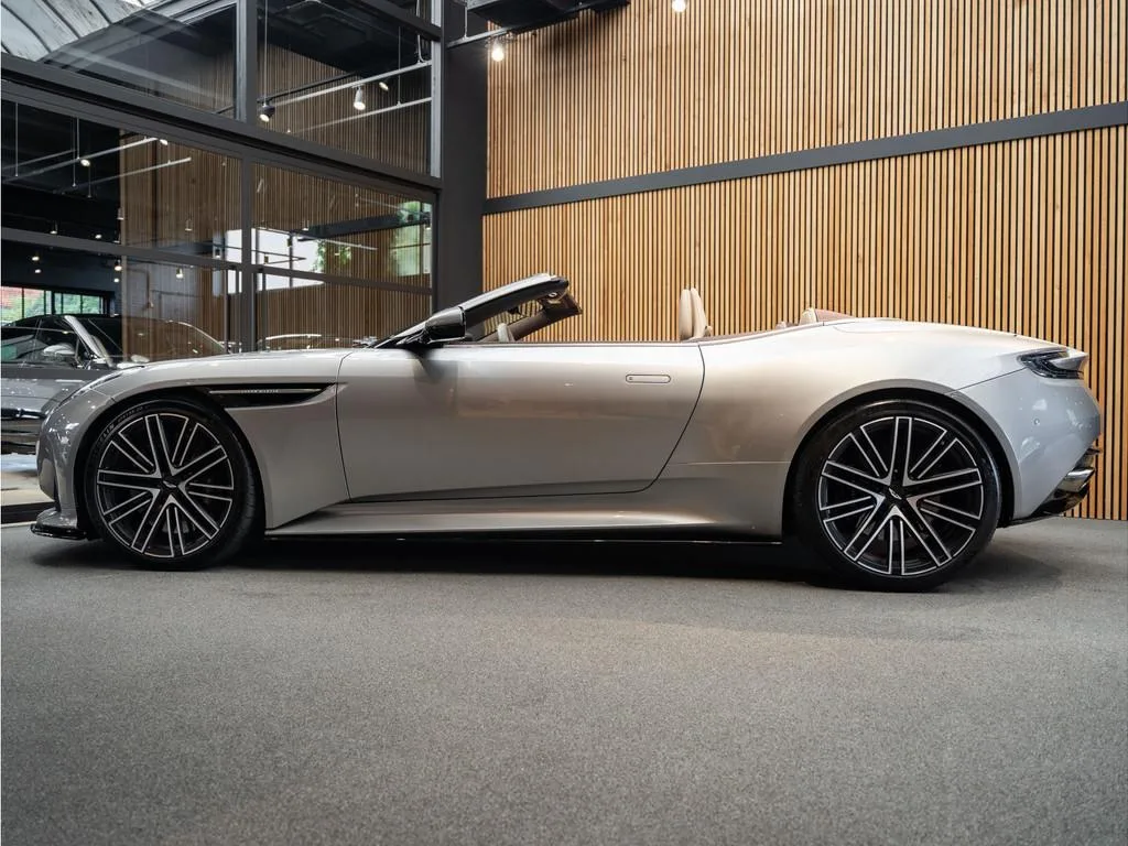2024 Aston Martin DB12 Volante, 3/30