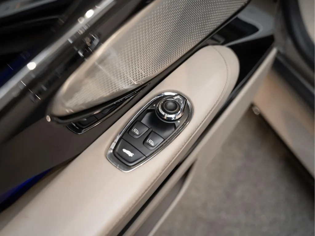 2024 Aston Martin DB12 Volante, 28/30
