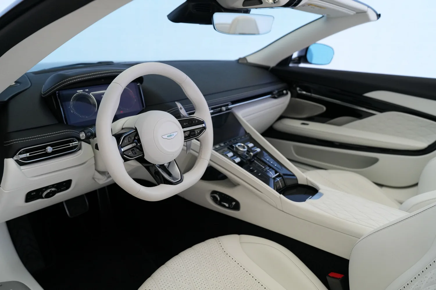 2024 Aston Martin DB12 Volante, 4/15