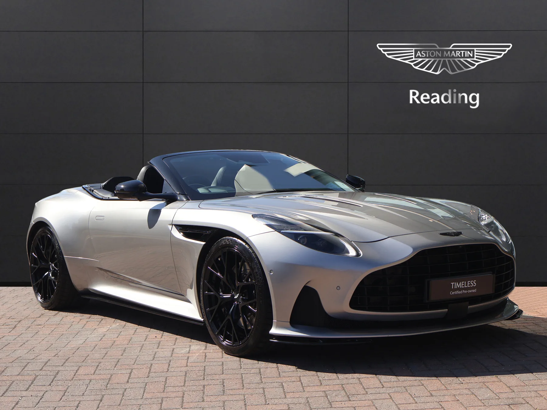 2024 Aston Martin DB12 Volante angeboten von einer Vertragshändlergruppe in Pangbourne, Vereinigtes Königreich, Hauptfoto