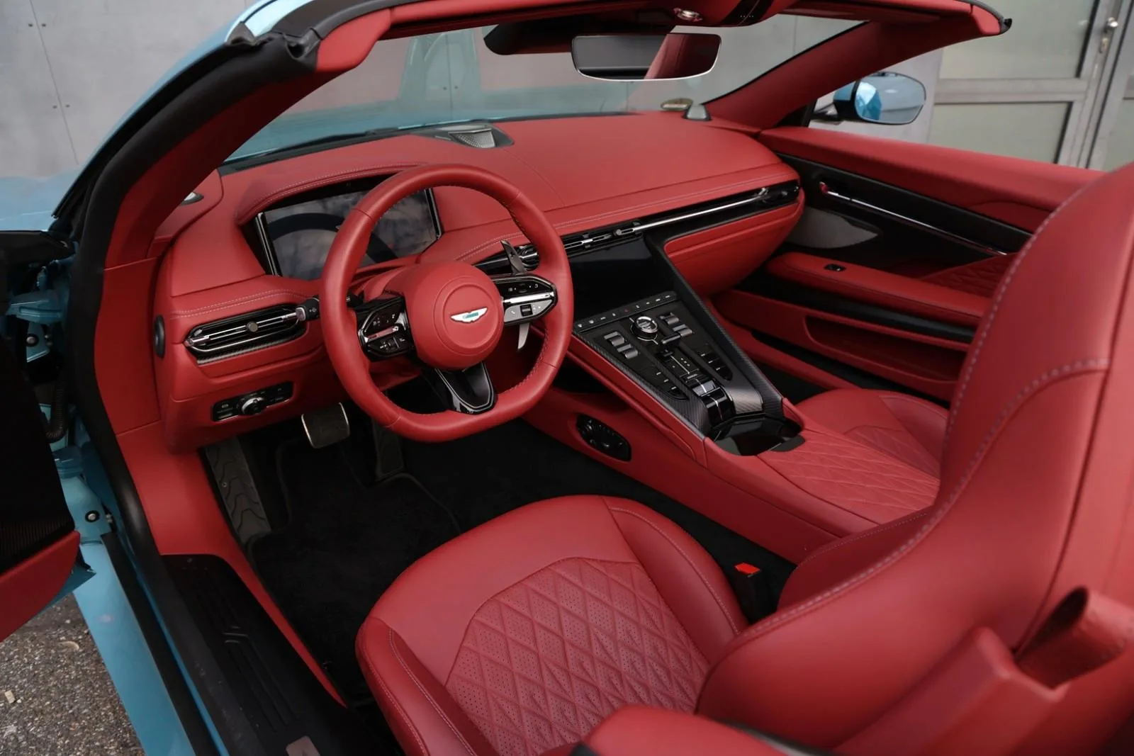 2024 Aston Martin DB12 Volante, 3/24