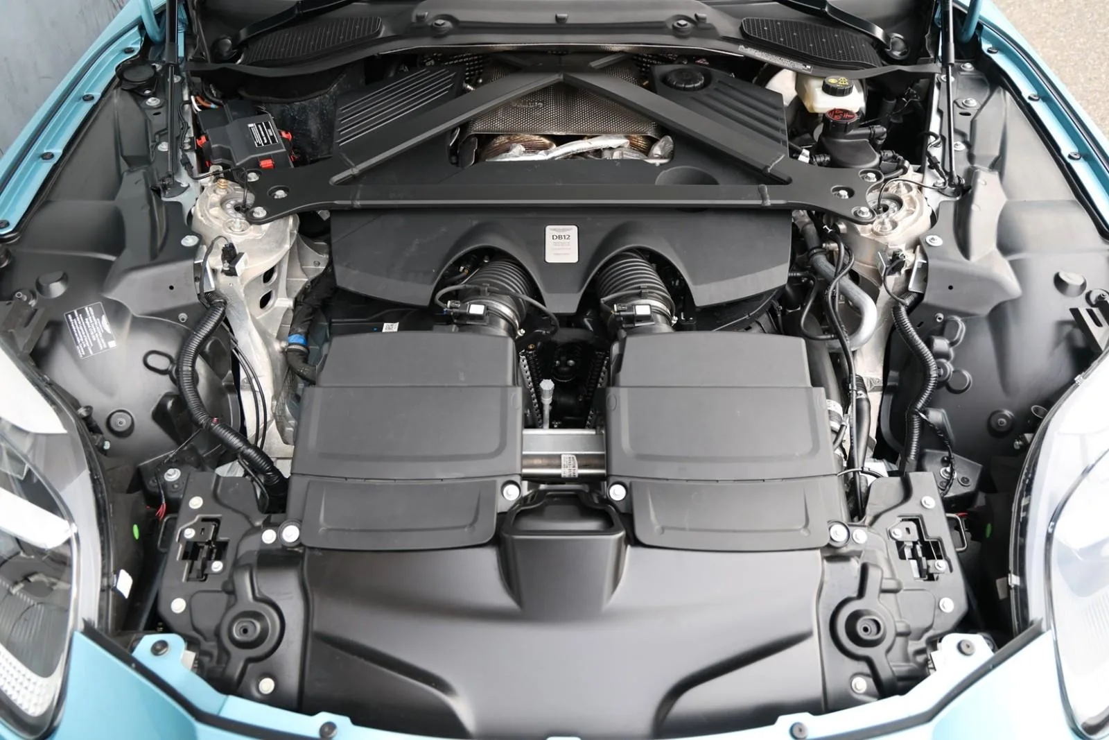 2024 Aston Martin DB12 Volante, 4/24