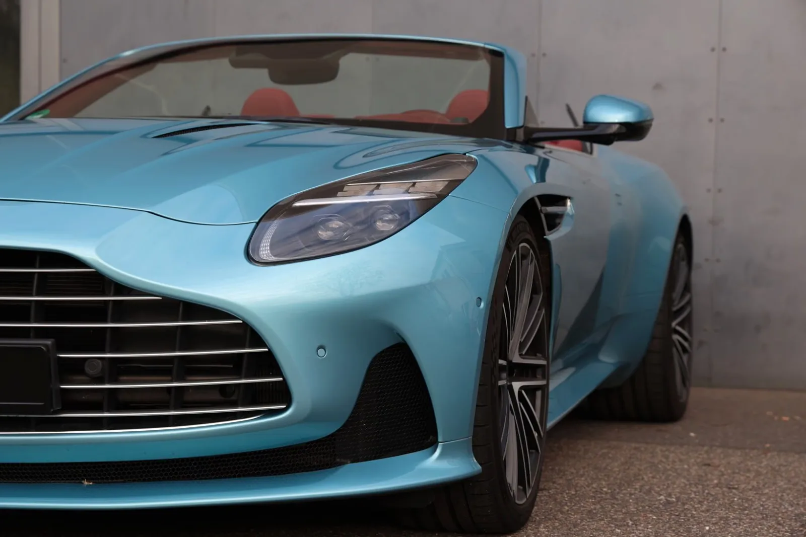 2024 Aston Martin DB12 Volante, 12/24