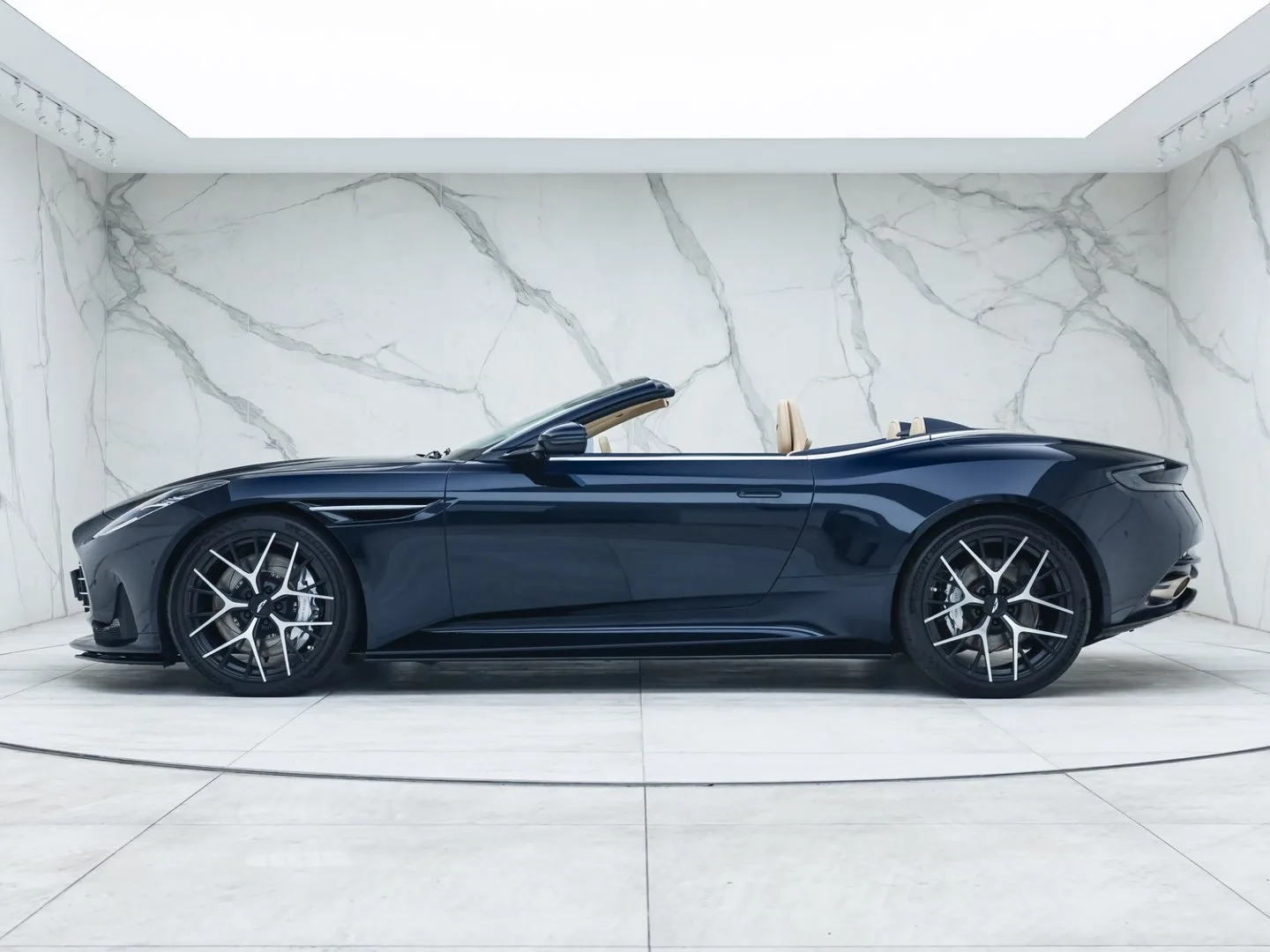 2024 Aston Martin DB12 Volante, 4/30