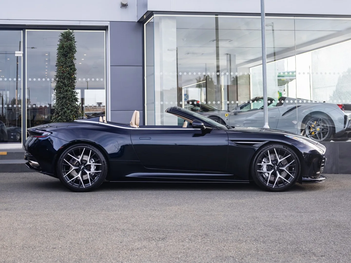 2024 Aston Martin DB12 Volante, 7/30