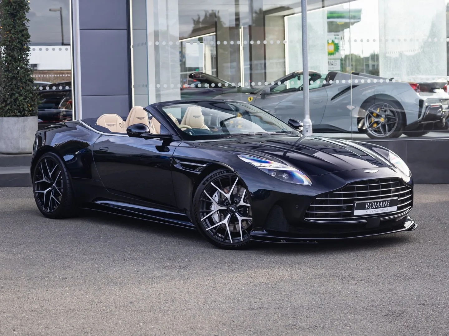 2024 Aston Martin DB12 Volante, 11/30