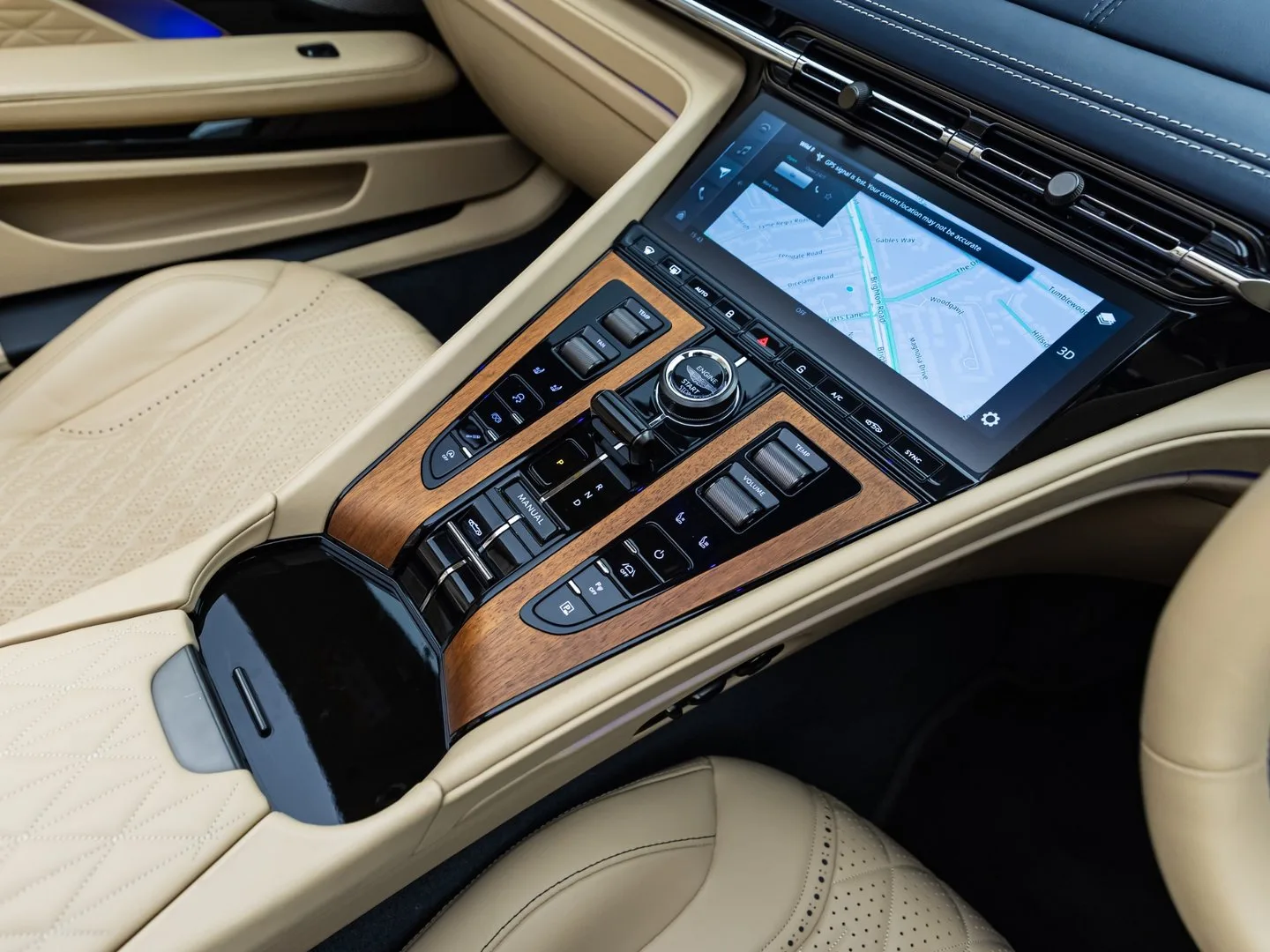 2024 Aston Martin DB12 Volante, 19/30
