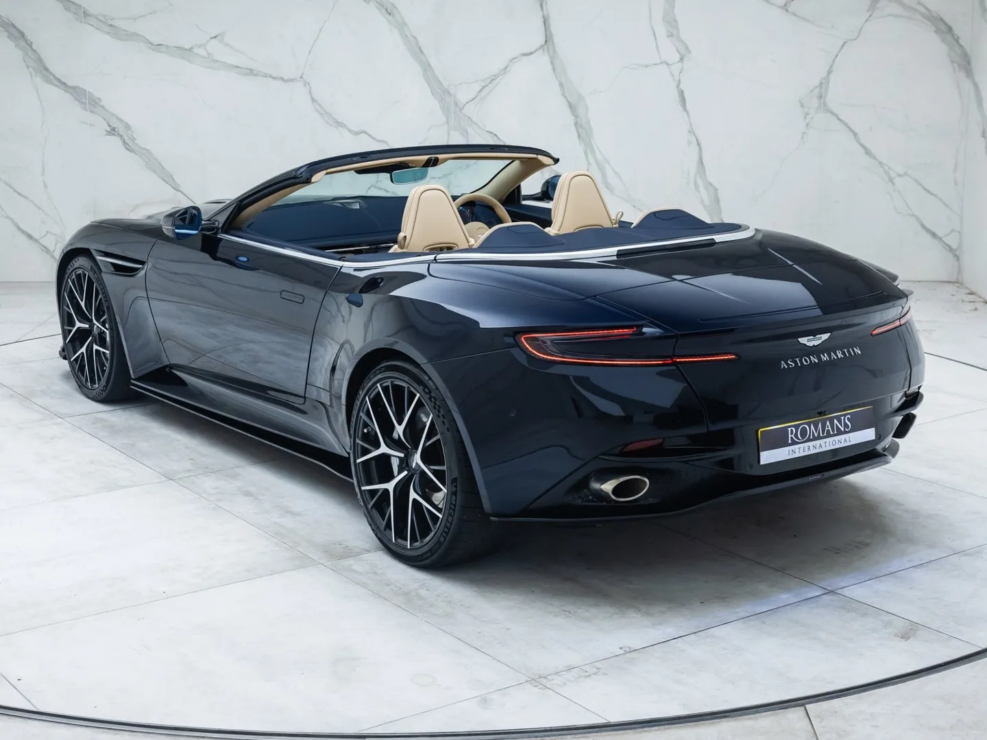 2024 Aston Martin DB12 Volante, 21/30