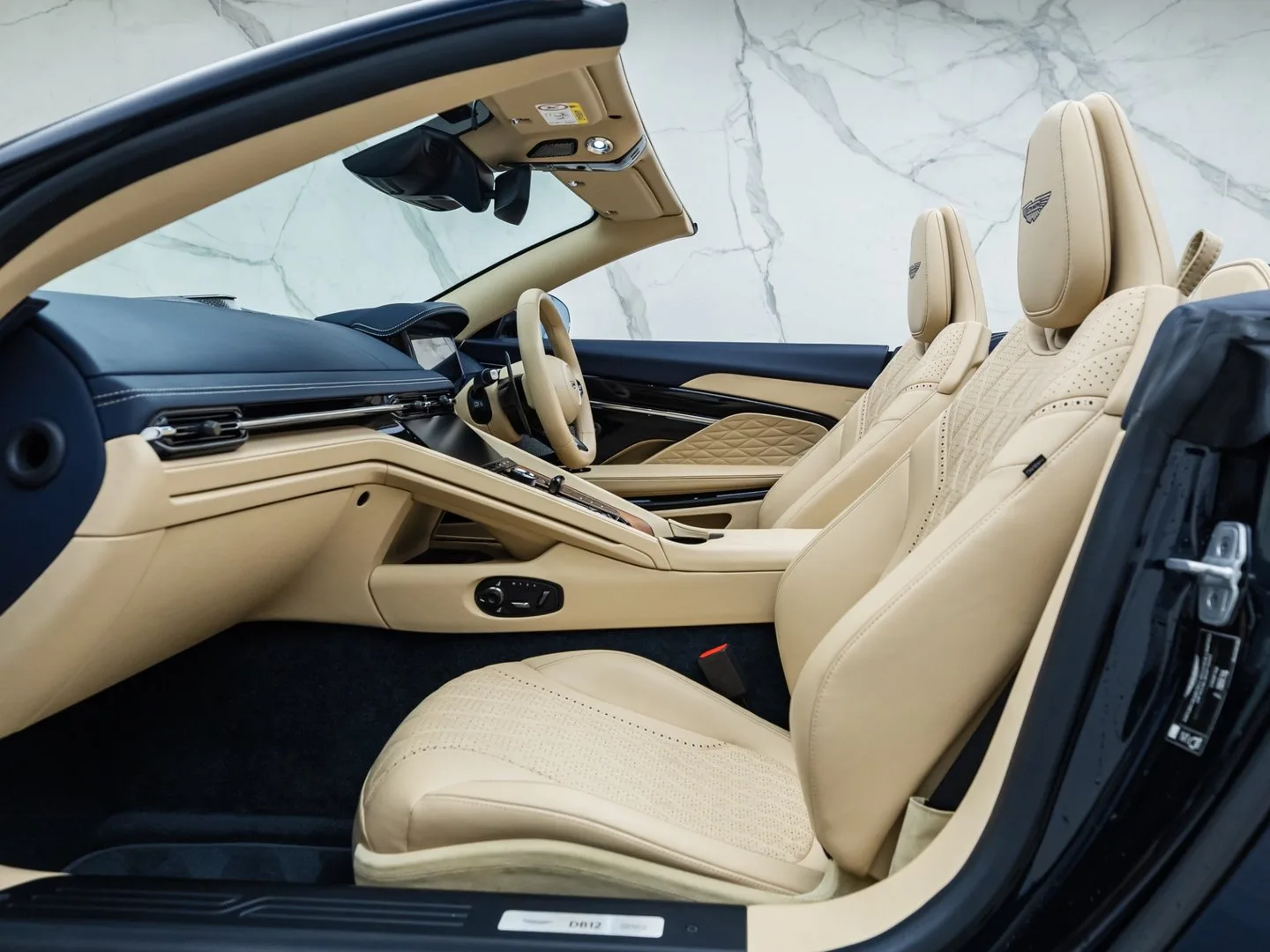 2024 Aston Martin DB12 Volante, 22/30