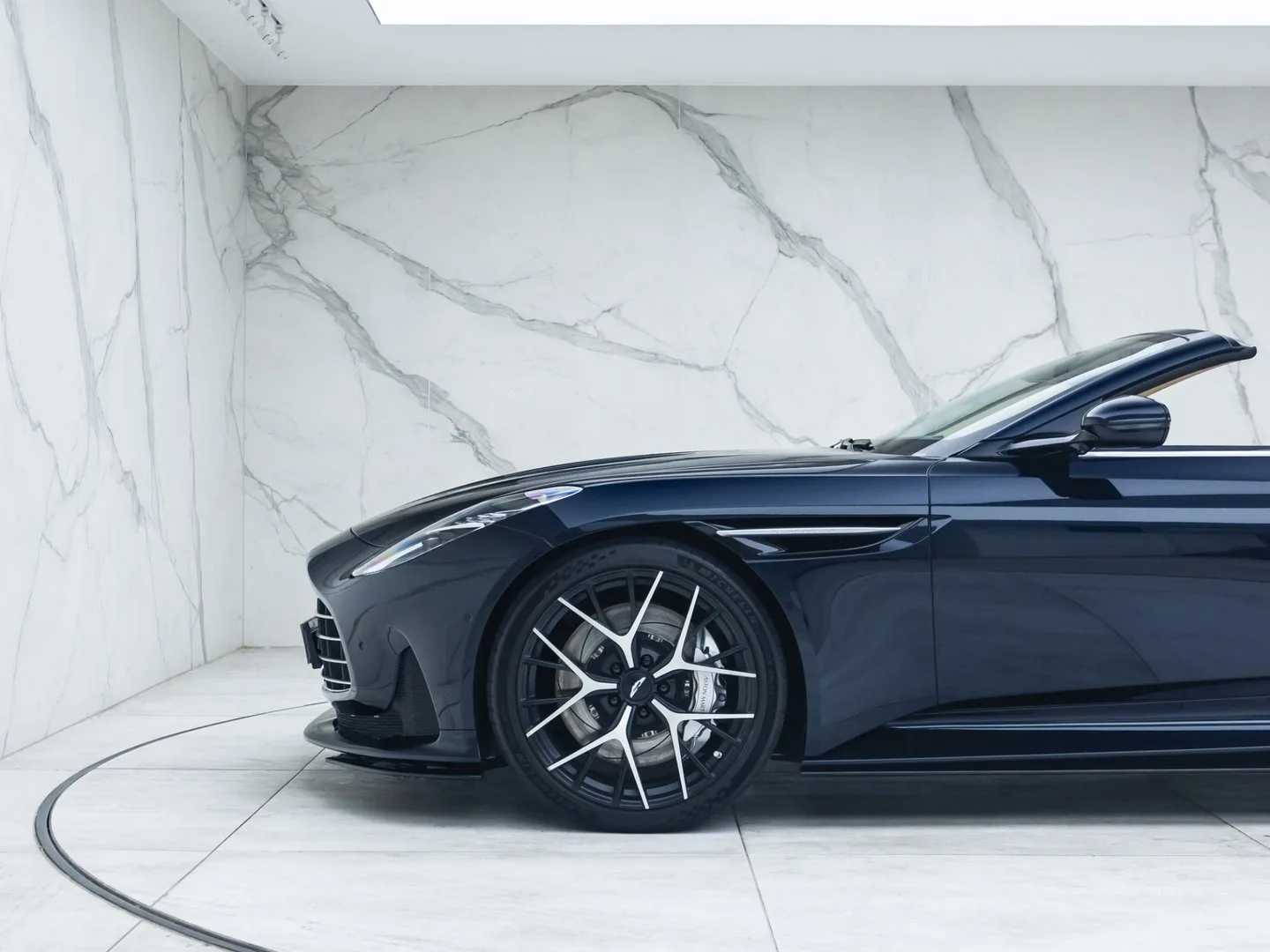 2024 Aston Martin DB12 Volante, 25/30